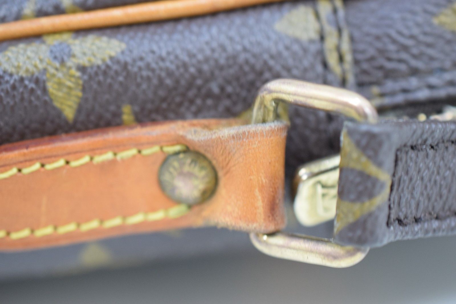 Louis Vuitton LV Danube Crossbody Bag Monogram Canvas M45266 Size ONE SIZE - 6 Thumbnail