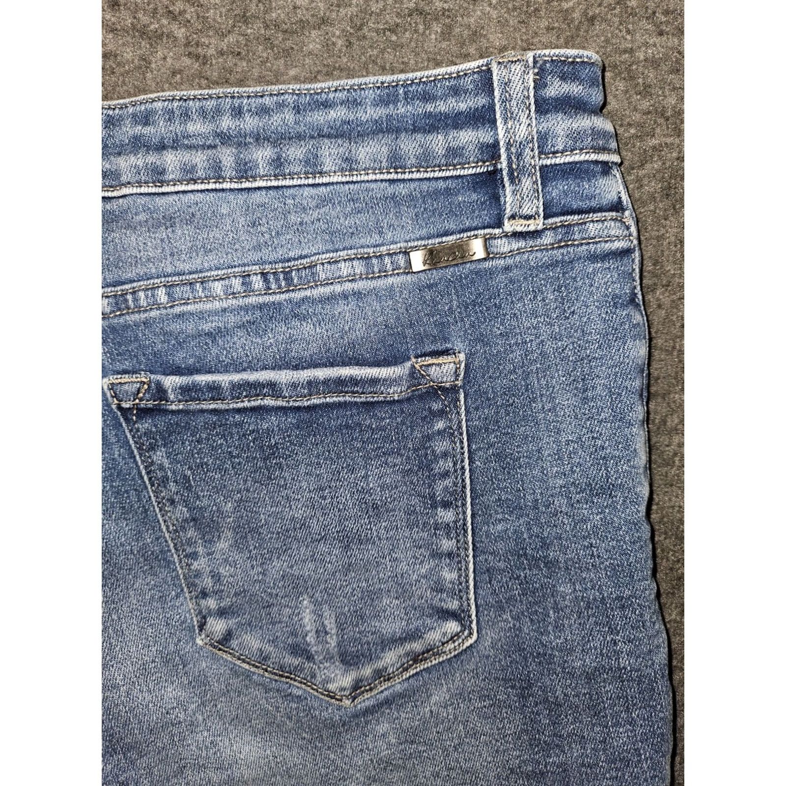Vintage KanCan Mom Jean Shorts Women's 31 Button Fly High Rise Stretch Denim Blue Casual Preppy Regular Inseam 4" Size 24" / US 00 / IT 34 - 8 Thumbnail