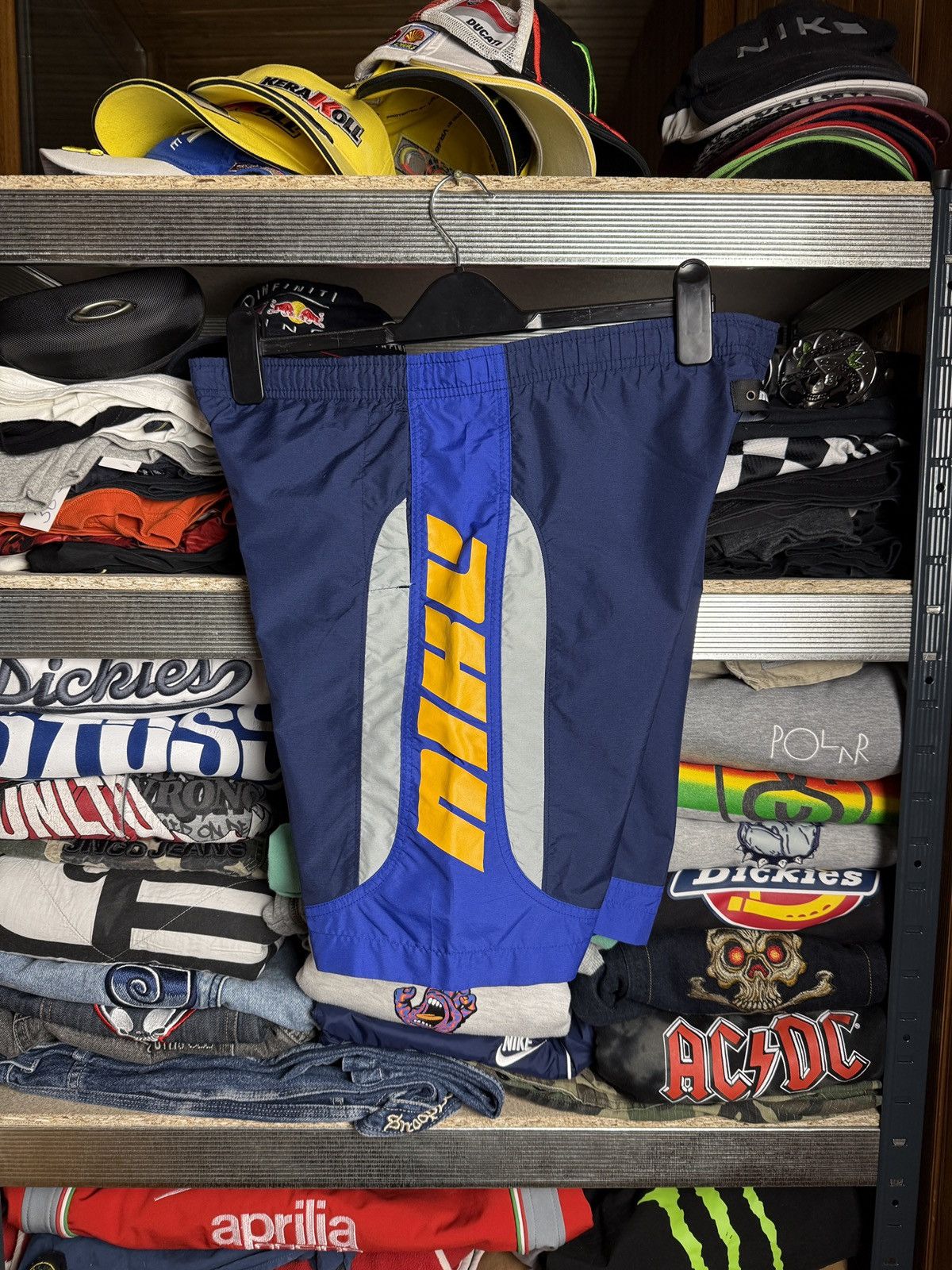 Other Nike Vintage Nylon Big Swoosh Shorts Size US 34 / EU 50 - 1 Thumbnail