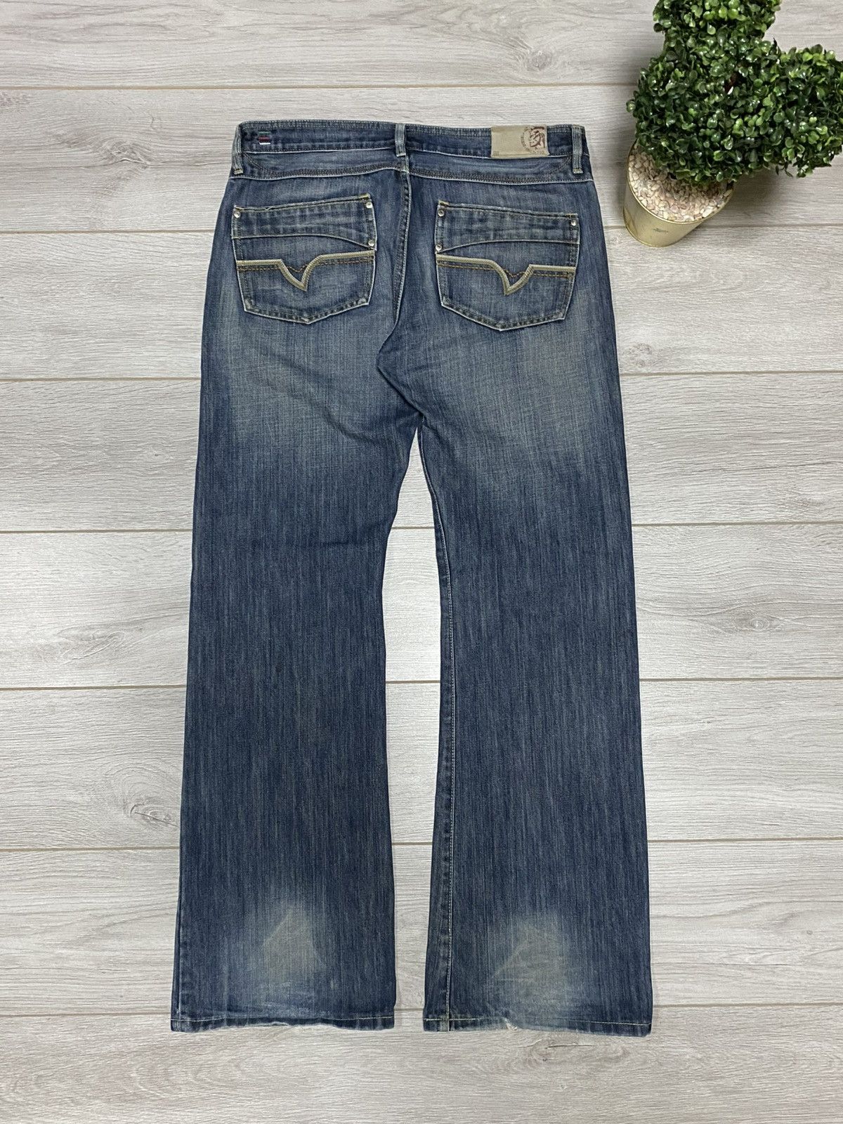 Diesel Diesel flared jeans vintage distressed pants eb0 Size US 34 / EU 50 - 1 Thumbnail
