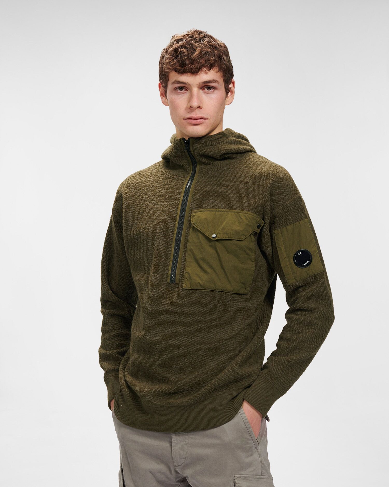 C.P. Company o1y1224 Hooded Sweater in Military Green Size US S / EU 44-46 / 1 - 4 Thumbnail