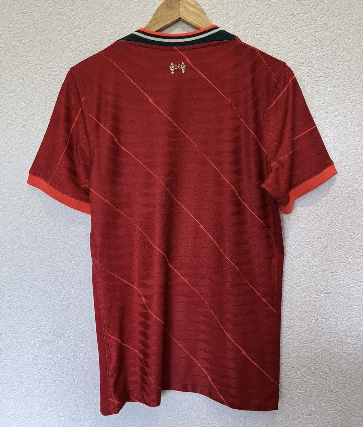 Nike LIVERPOOL NIKE 2021/2022 HOME KIT SOCCER JERSEY FOOTBALL Size US M / EU 48-50 / 2 - 6 Thumbnail