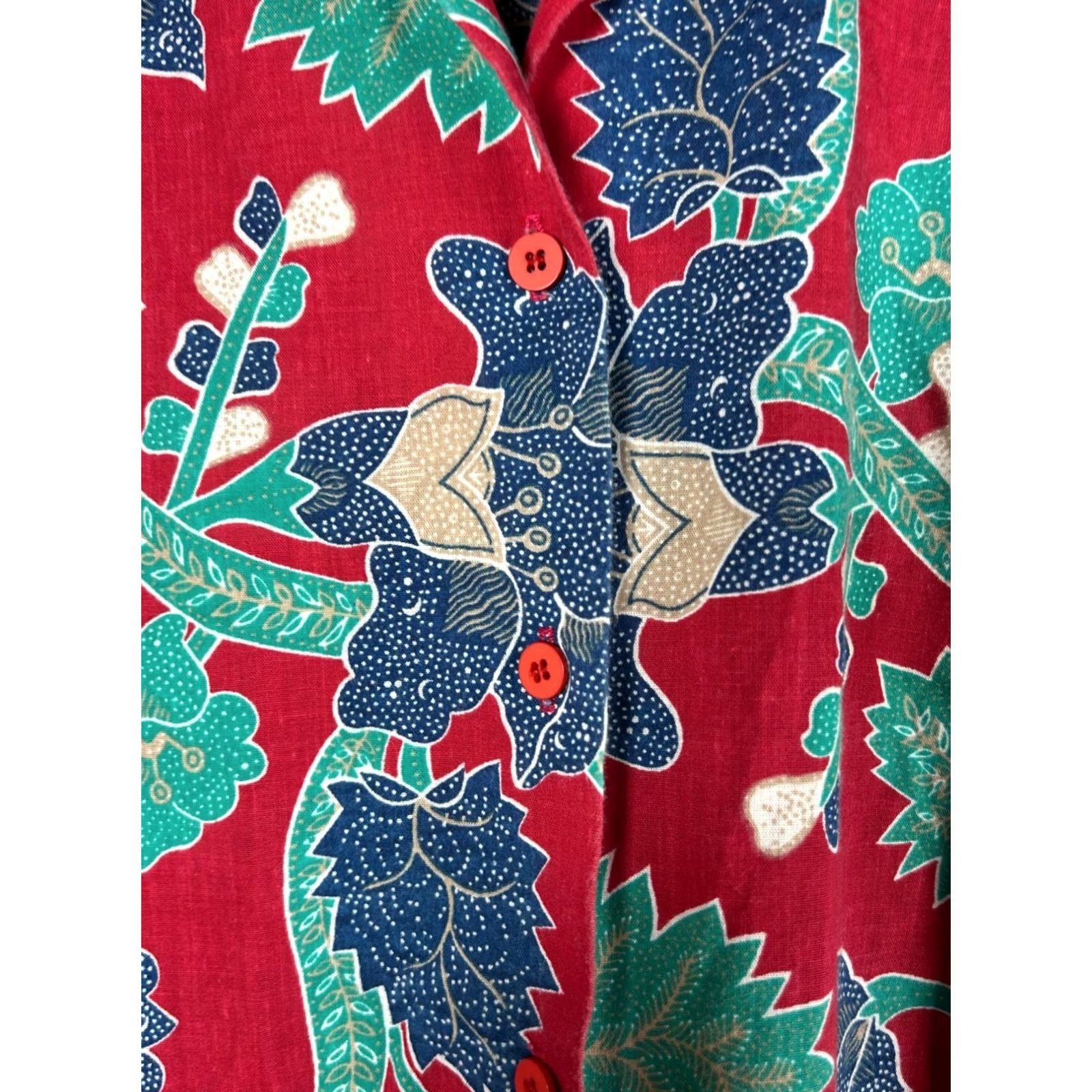Vintage Vintage Oak Hill Womens Red Floral Batik Short-Sleeve Button-Up Blouse Large Size L / US 10 / IT 46 - 2 Thumbnail