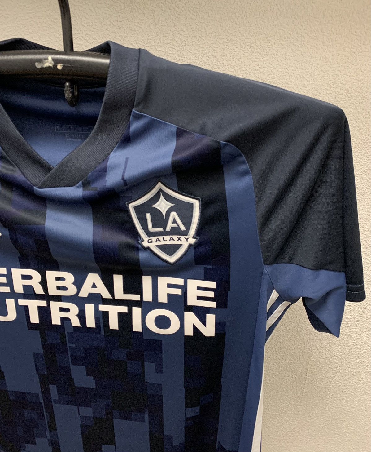 Adidas La Galaxy adidas MLS soccer jersey S sz Herbalife Size US S / EU 44-46 / 1 - 8 Thumbnail