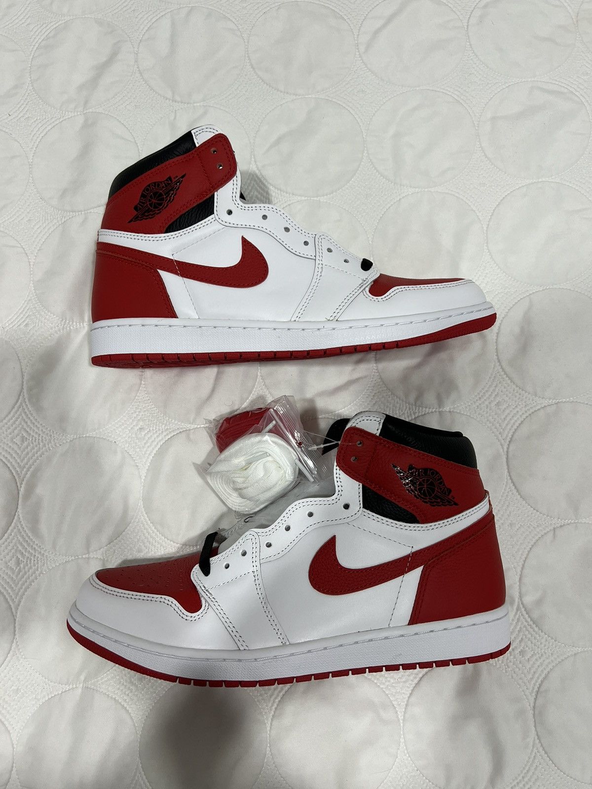Jordan Brand Jordan 1 Retro High OG “Heritage” Size US 12 / EU 45 - 1 Thumbnail