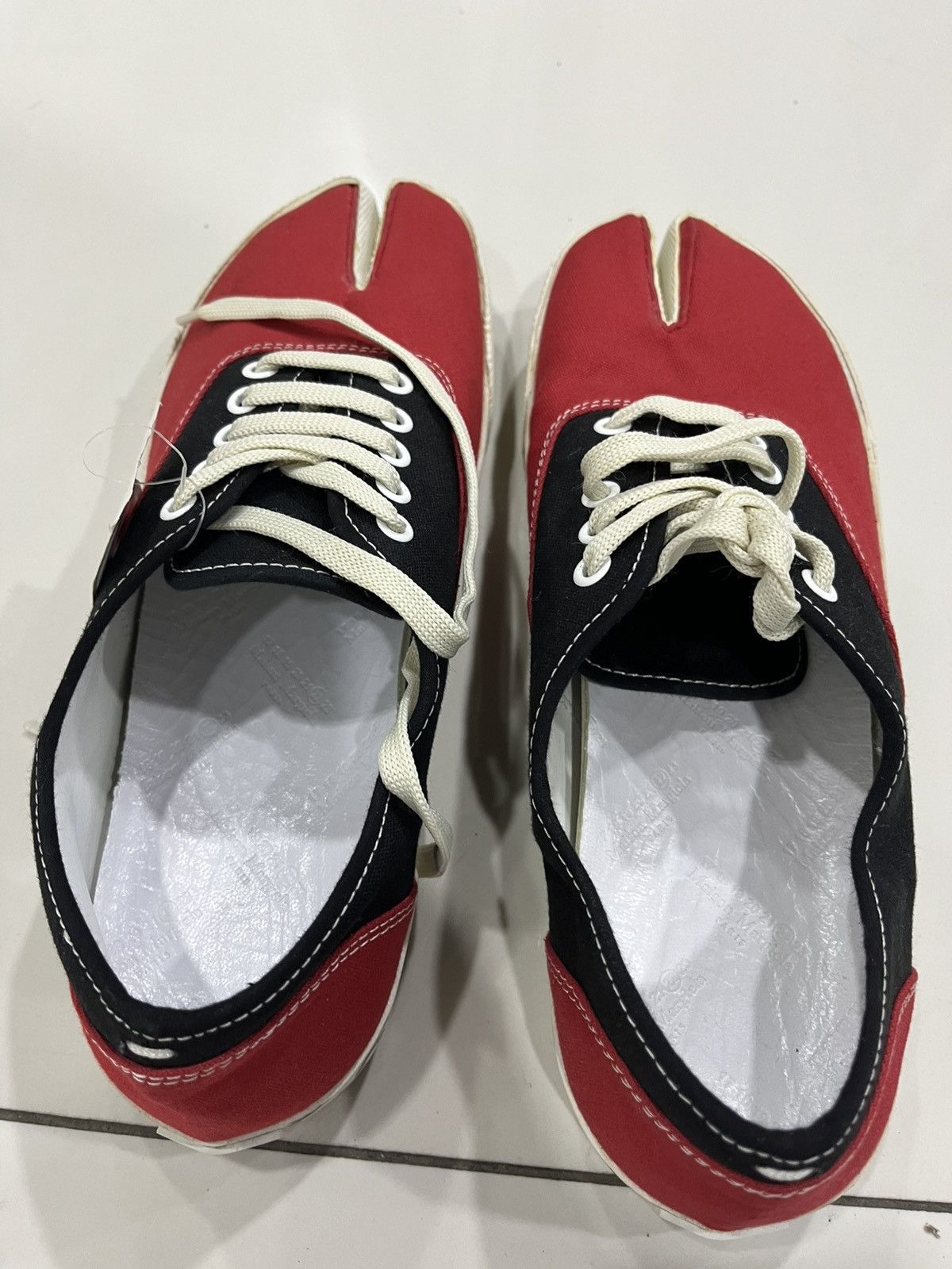 Maison Margiela Maison Margiela Tabi Canvas Sneakers EU:40 RED Size US 7 / EU 40 - 4 Thumbnail