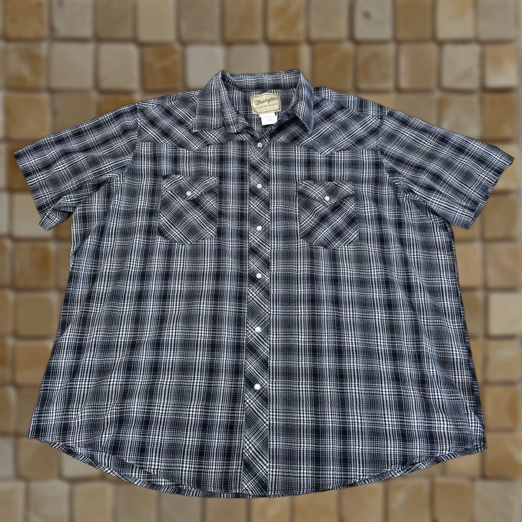 Wrangler VINTAGE Wrangler Western Shirt Men 2XL Short Sleeve Plaid Black Button-Up Western Men Size US XXL / EU 58 / 5 - 1 Thumbnail