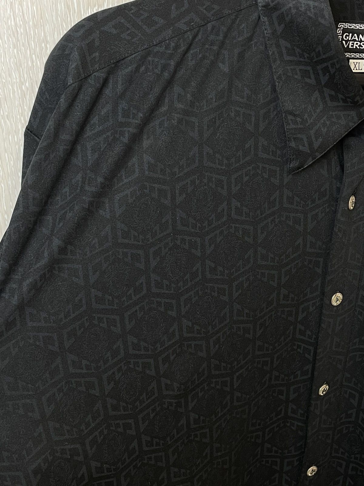 Versace × Vintage vintage 90s gianni versace black monogram button up shirt L Size US XL / EU 56 / 4 - 7 Thumbnail