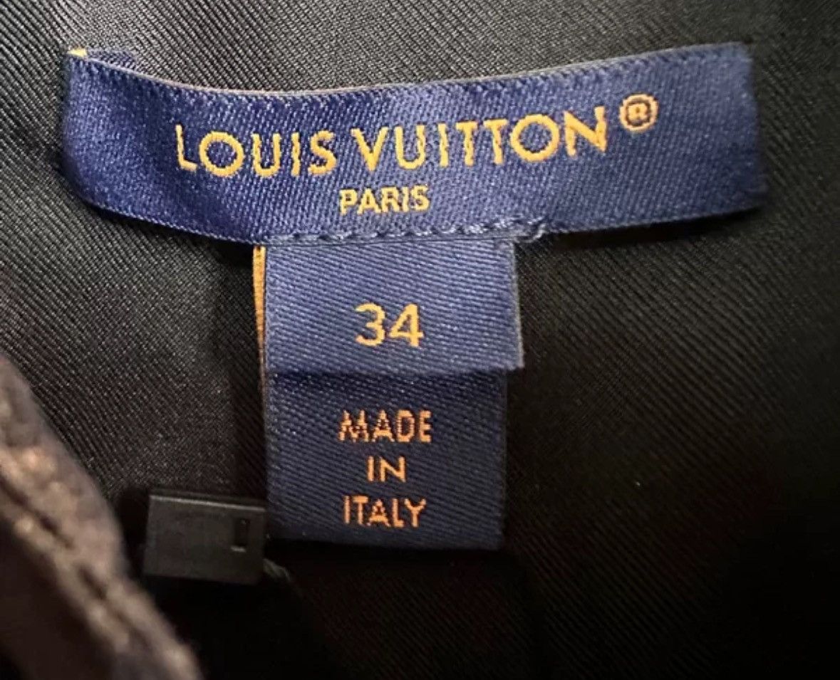 Louis Vuitton Louis Vuitton 24 new blue floral mulberry silk shirt Size US M / EU 48-50 / 2 - 5 Thumbnail