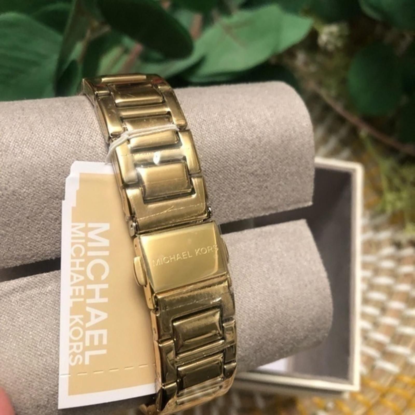 Michael Kors Michael Kors Mother Of Pearl Watch NWT Size ONE SIZE - 5 Thumbnail