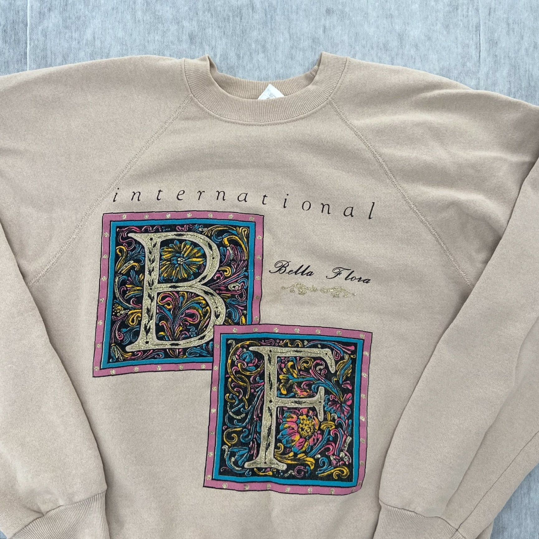 Hanes VINTAGE Hanes Bella Flora Sweatshirt Adult XL Beige Long Sleeve Crew Neck Fleece Activewear Womens Size XL / US 12-14 / IT 48-50 - 3 Thumbnail