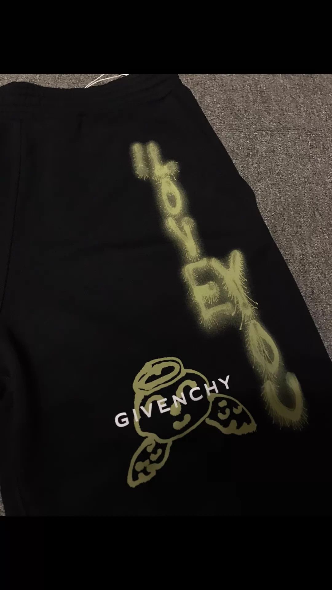 Givenchy Givenchy Graffiti Lettering Cotton Elastic Waist L Shorts Size US 34 / EU 50 - 2 Thumbnail