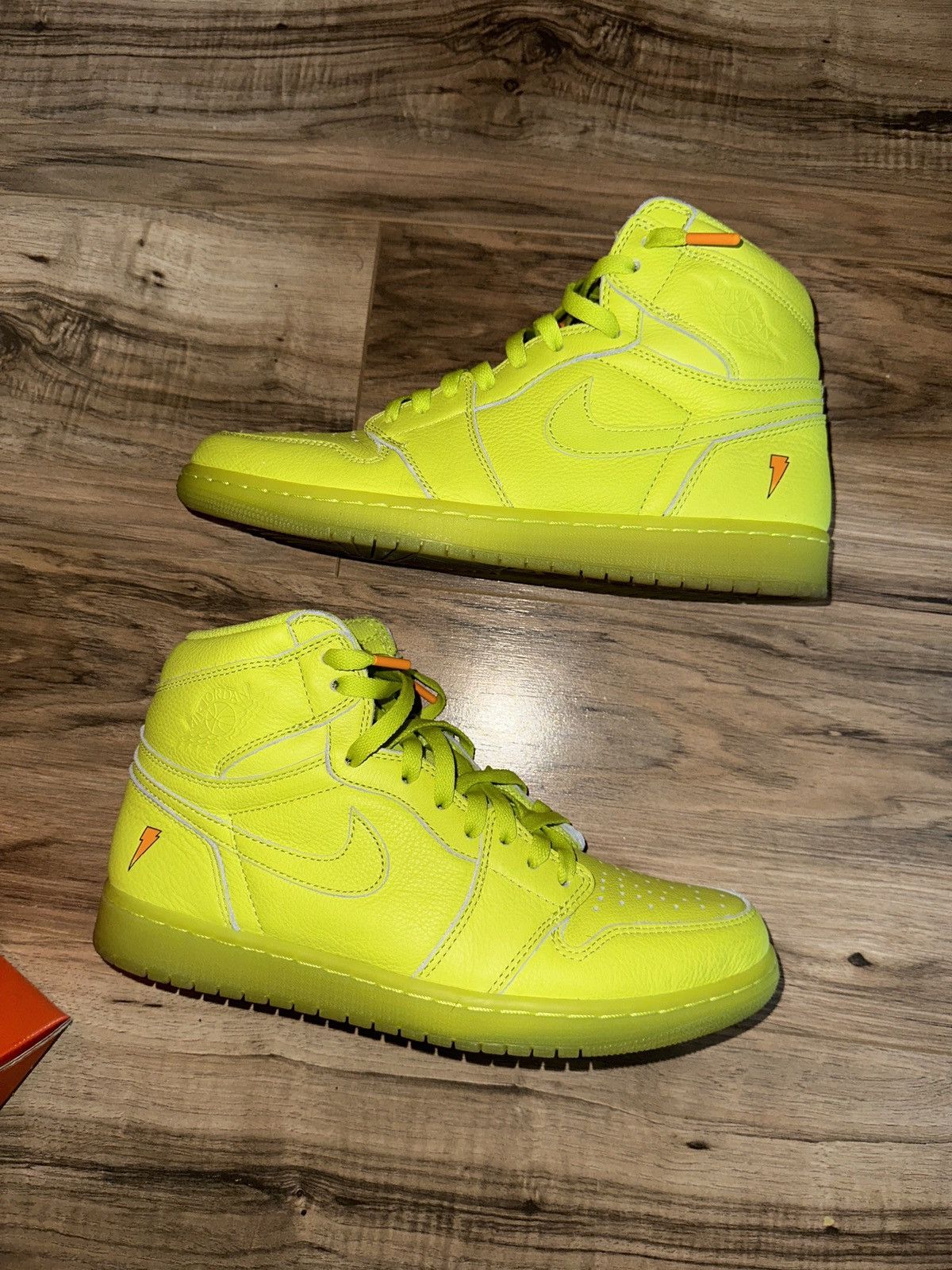 Jordan Brand Jordan 1 G8TRD cyber yellow Size US 10 / EU 43 - 2 Thumbnail