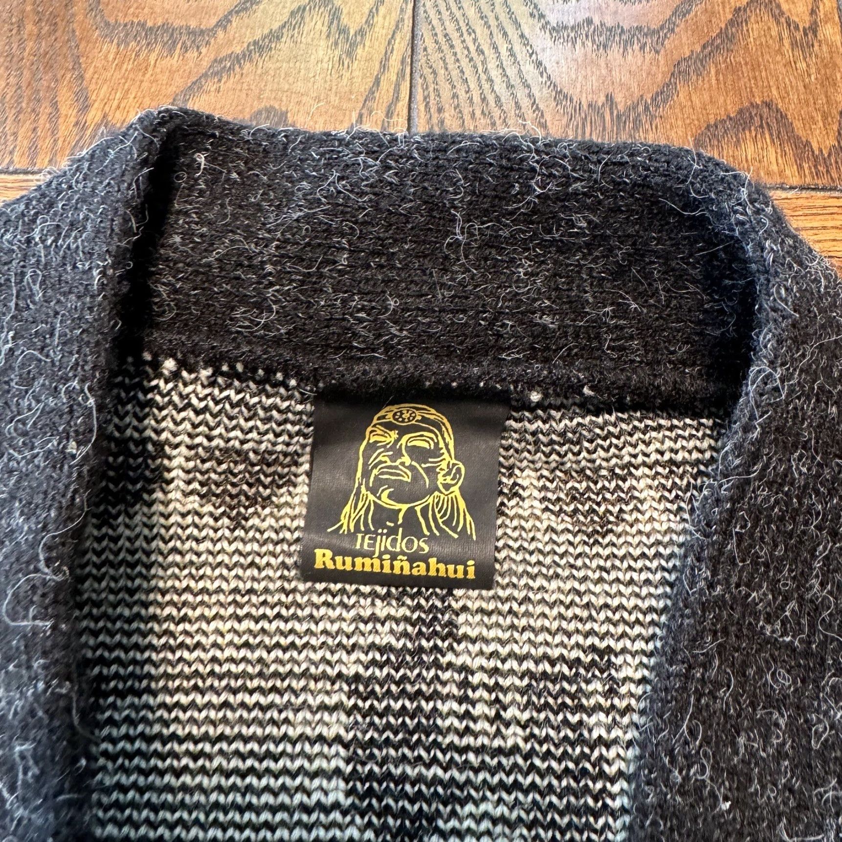 Vintage VINTAGE Tejidos Ruminahui Alpaca Jacket Cardigan Women’s XL Black White Design Size XL / US 12-14 / IT 48-50 - 4 Thumbnail