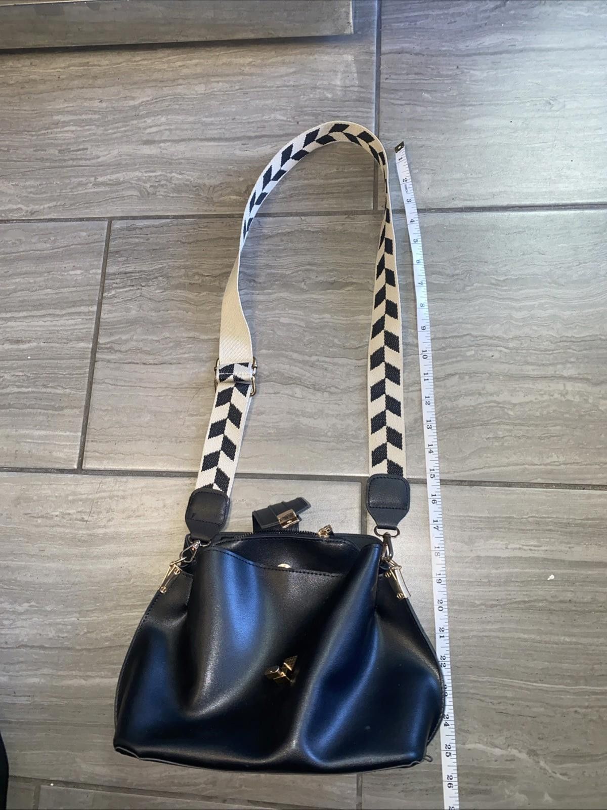 The Unbranded Brand Black Faux Leather Shoulder Bag Size ONE SIZE - 4 Thumbnail