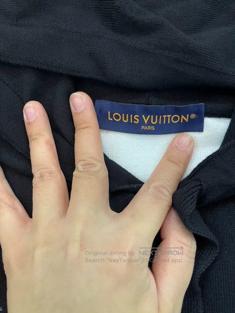 Louis Vuitton Louis Vuitton Full logo design hoodie Size US M / EU 48-50 / 2 - 3 Thumbnail