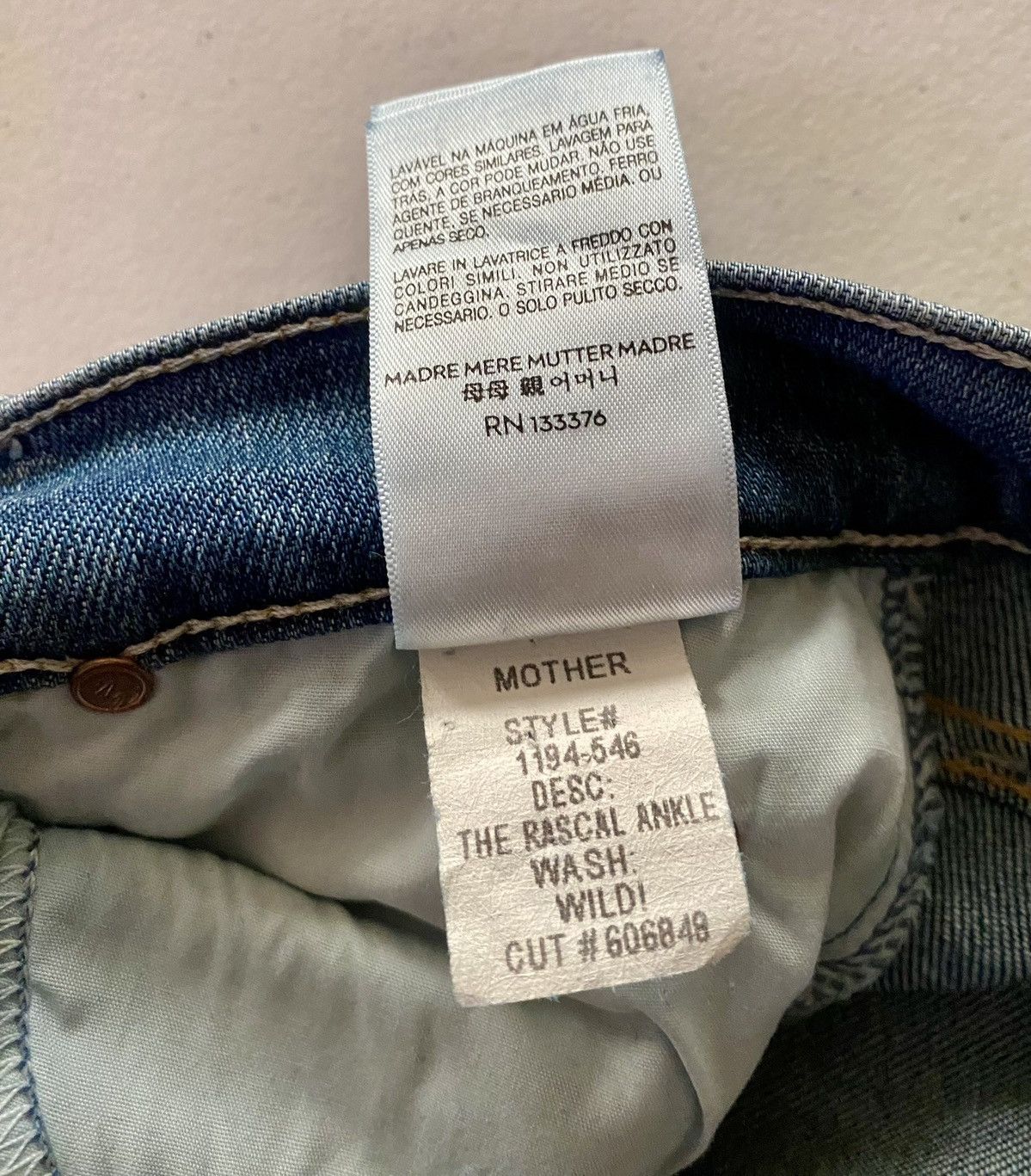 MOTHER Mother Denim The Rascal Ankle Wild! Wash Distressed 5 pkt 24 Size 24" / US 00 / IT 34 - 17 Thumbnail