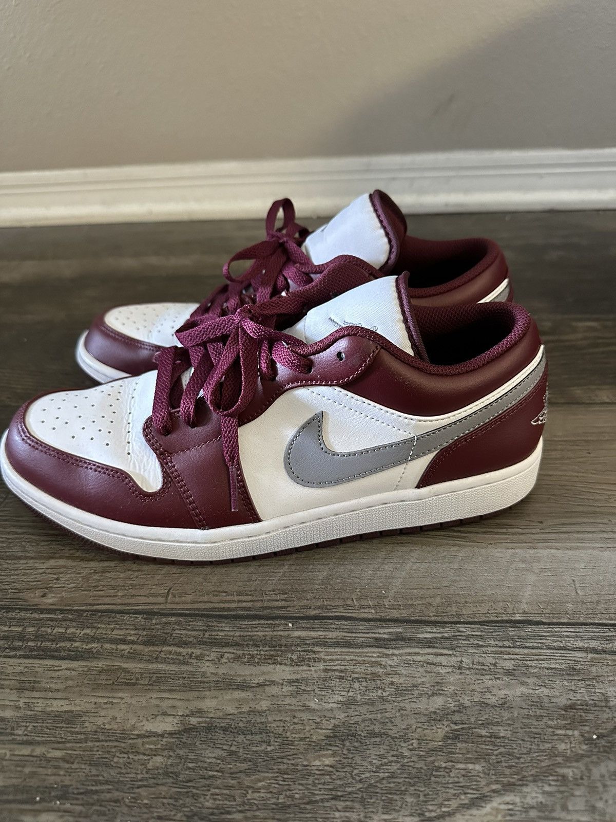 Jordan Brand Jordan 1 Low Bordeaux Size US 10 / EU 43 - 3 Thumbnail