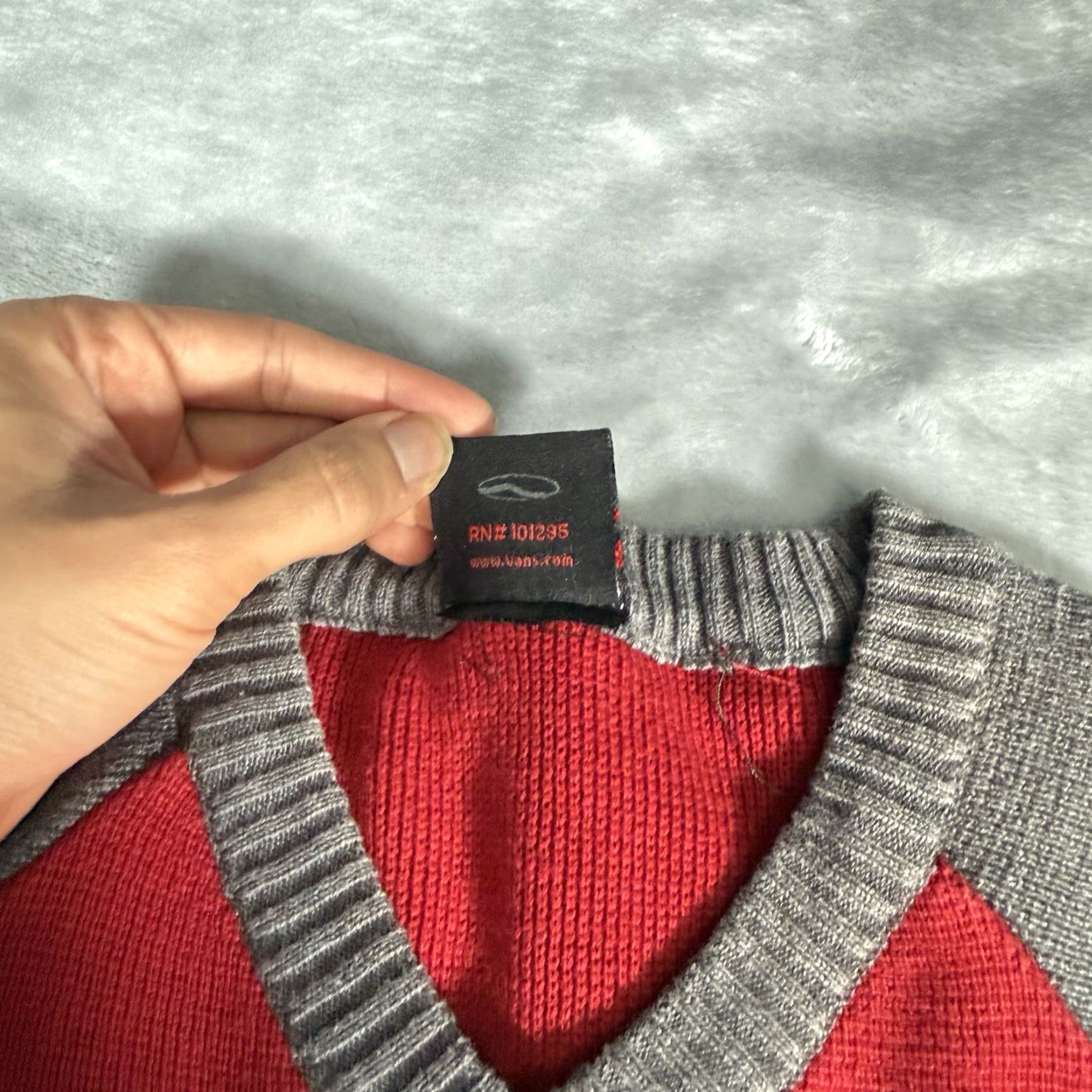 Vans VANS Vintage Sweater V Neck Mens L Striped Red Logo Knit Pullover Winter Grunge Retro 90s Shirt? Size US L / EU 52-54 / 3 - 3 Thumbnail