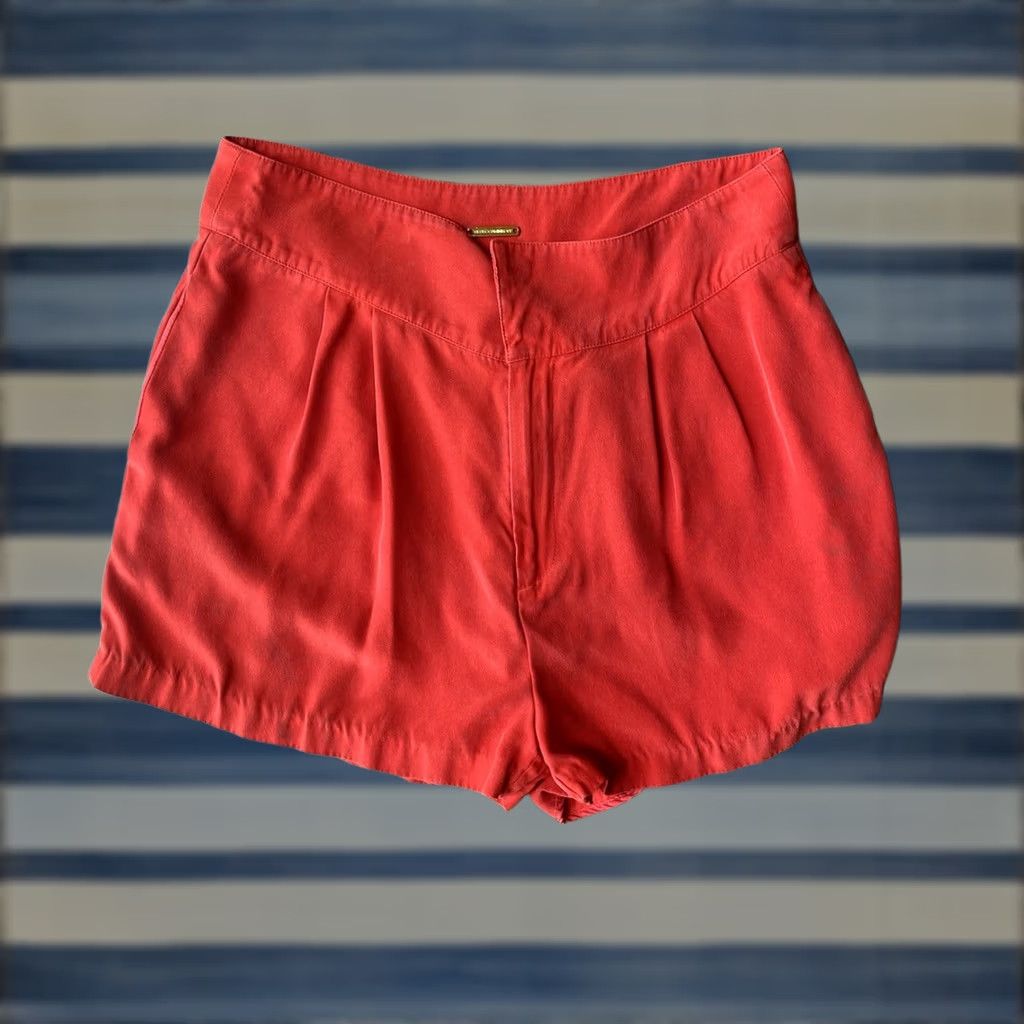 Rebecca Minkoff VINTAGE Rebecca Minkoff High Rise Short Shorts Womens 10 Red Size 28" / US 6 / IT 42 - 1 Thumbnail