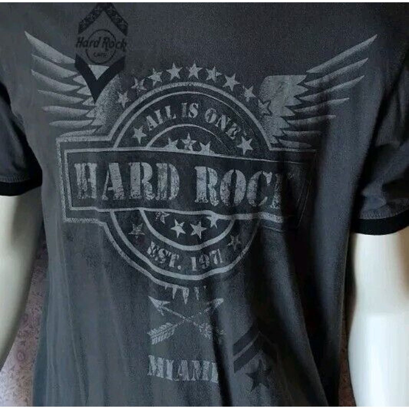 Hard Rock Cafe Used Vintage Style Hard Rock Cafe Miami Gray Shirt Size L Size US L / EU 52-54 / 3 - 2 Thumbnail
