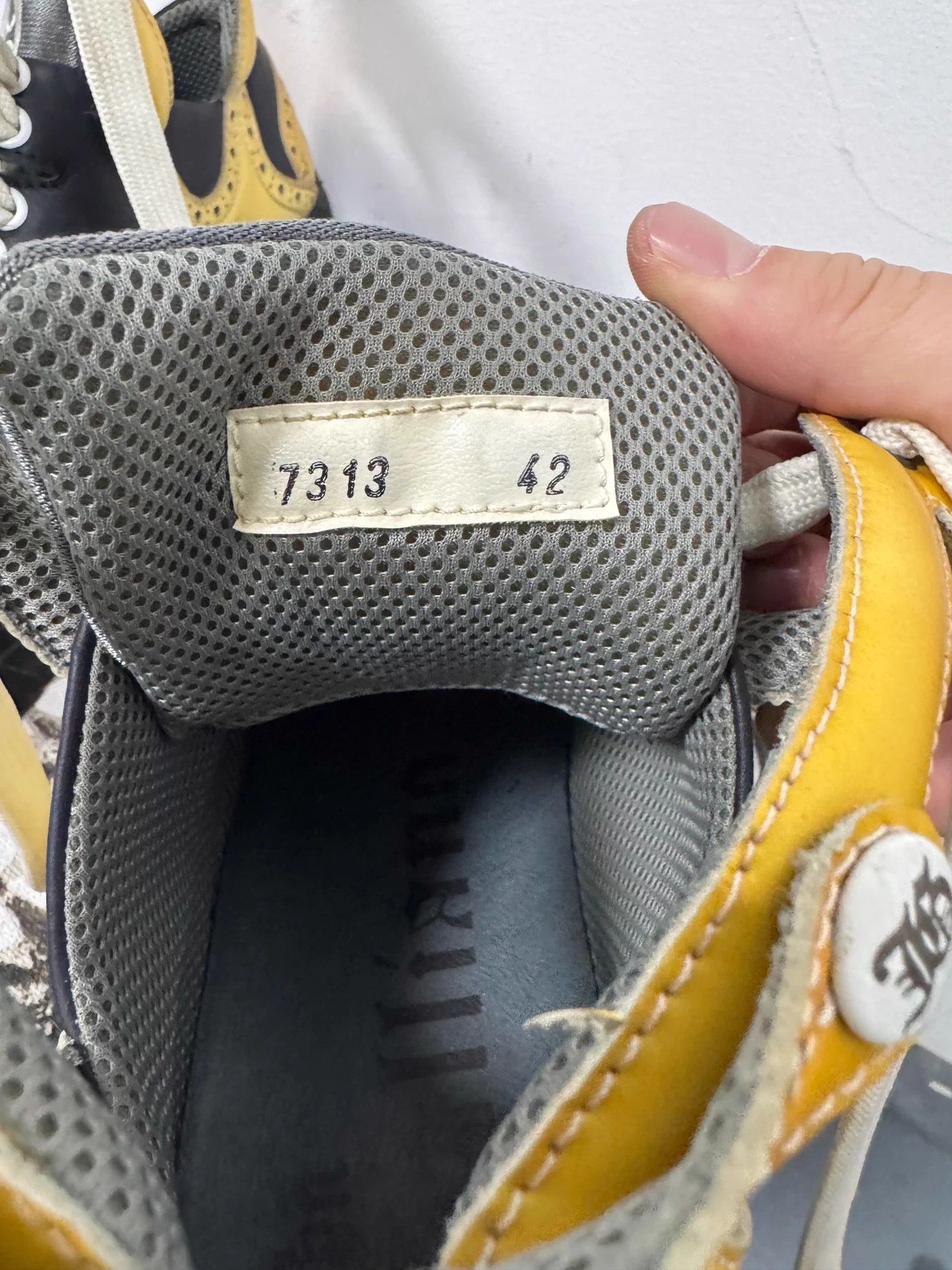 John Galliano John Galliano Yellow Black Colorblock High-Top Sneakers 42 Size US 9 / EU 42 - 4 Thumbnail