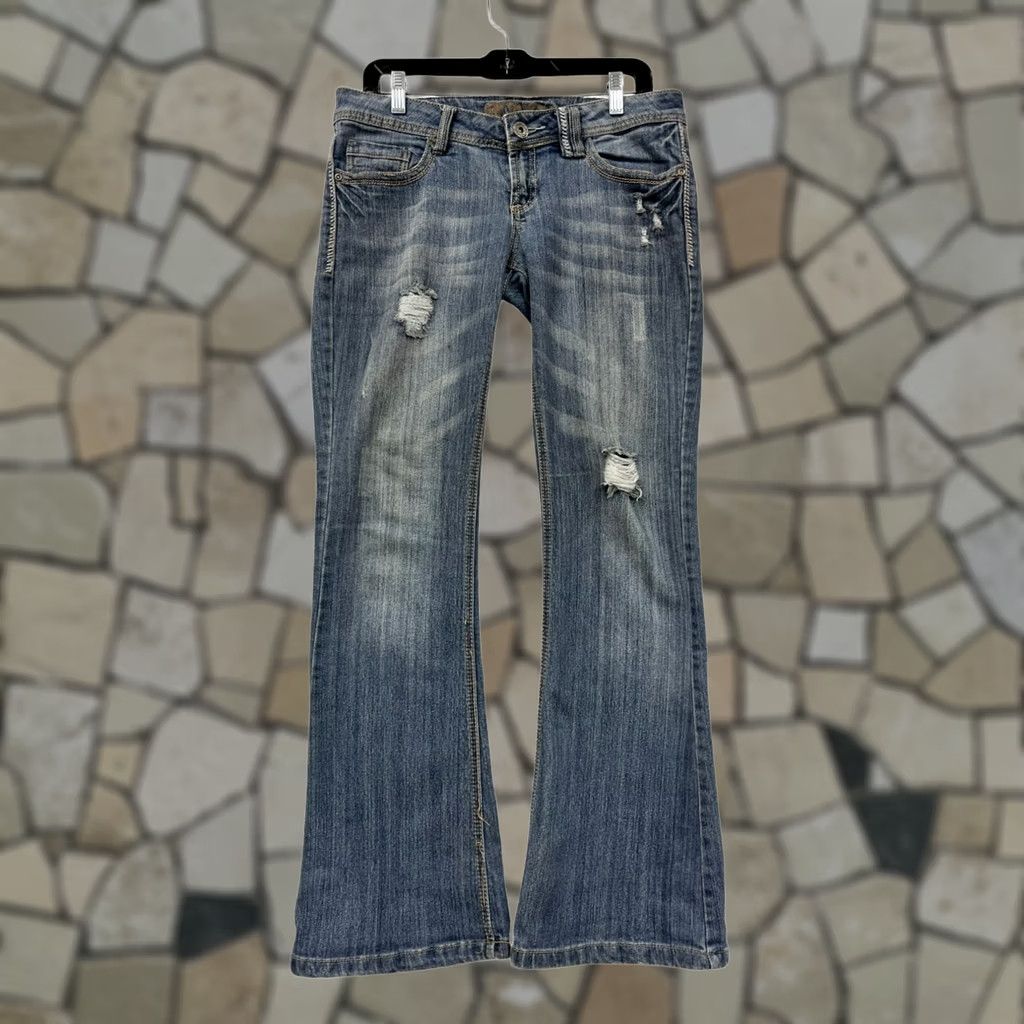 Vintage Bongo Womens Jeans Bootcut Distressed Low Rise Blue 9 Regular Denim Womens Size 30" / US 8 / IT 44 - 1 Thumbnail