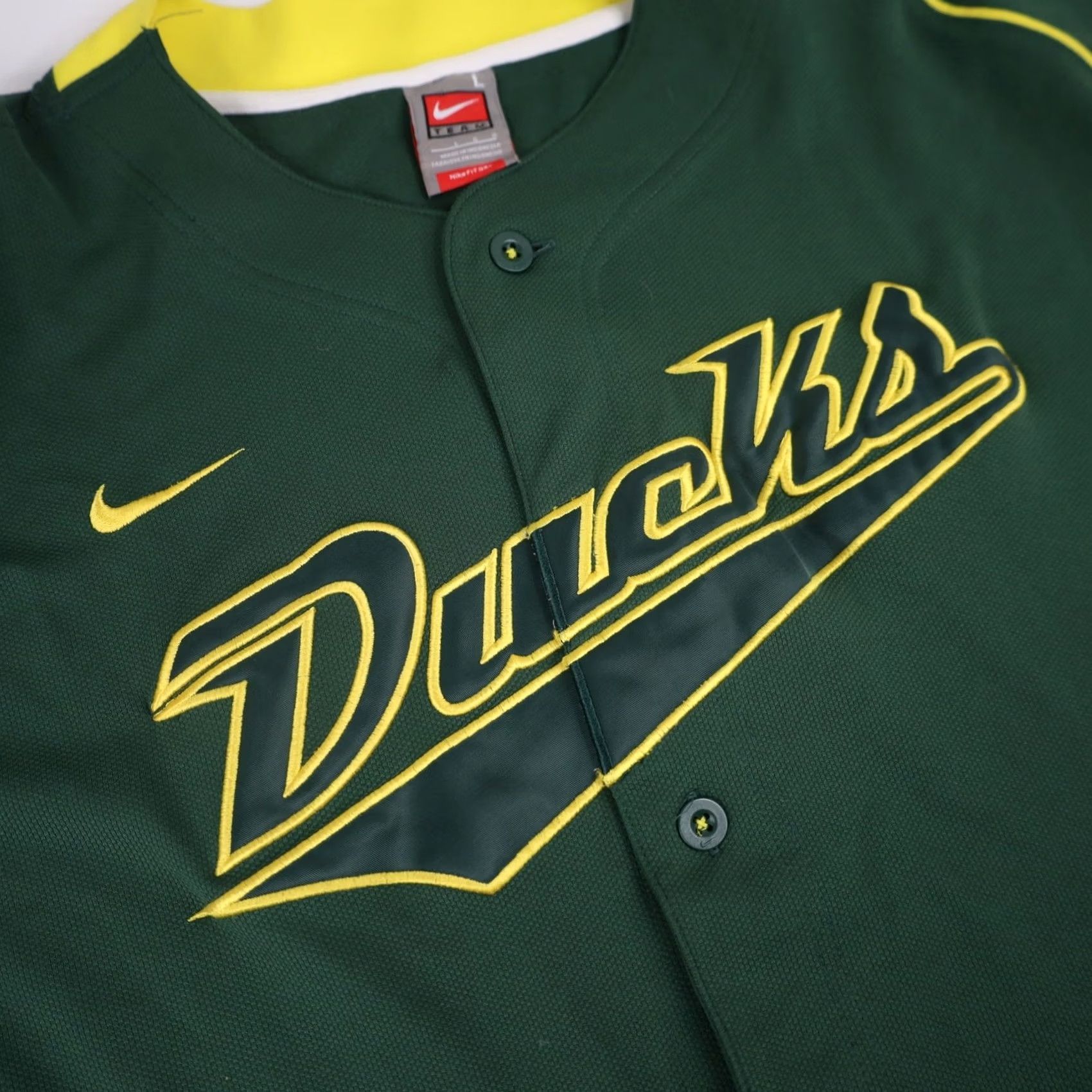 Nike VINTAGE Nike University of Oregon Ducks Mens Large Stitched Baseball Jersey Size US L / EU 52-54 / 3 - 7 Thumbnail