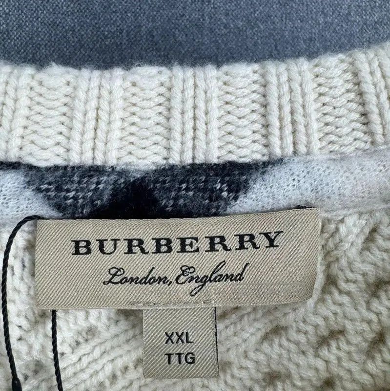 Burberry Burberry Women's Knit Sweater in Ivory. Size XL / US 12-14 / IT 48-50 - 3 Thumbnail