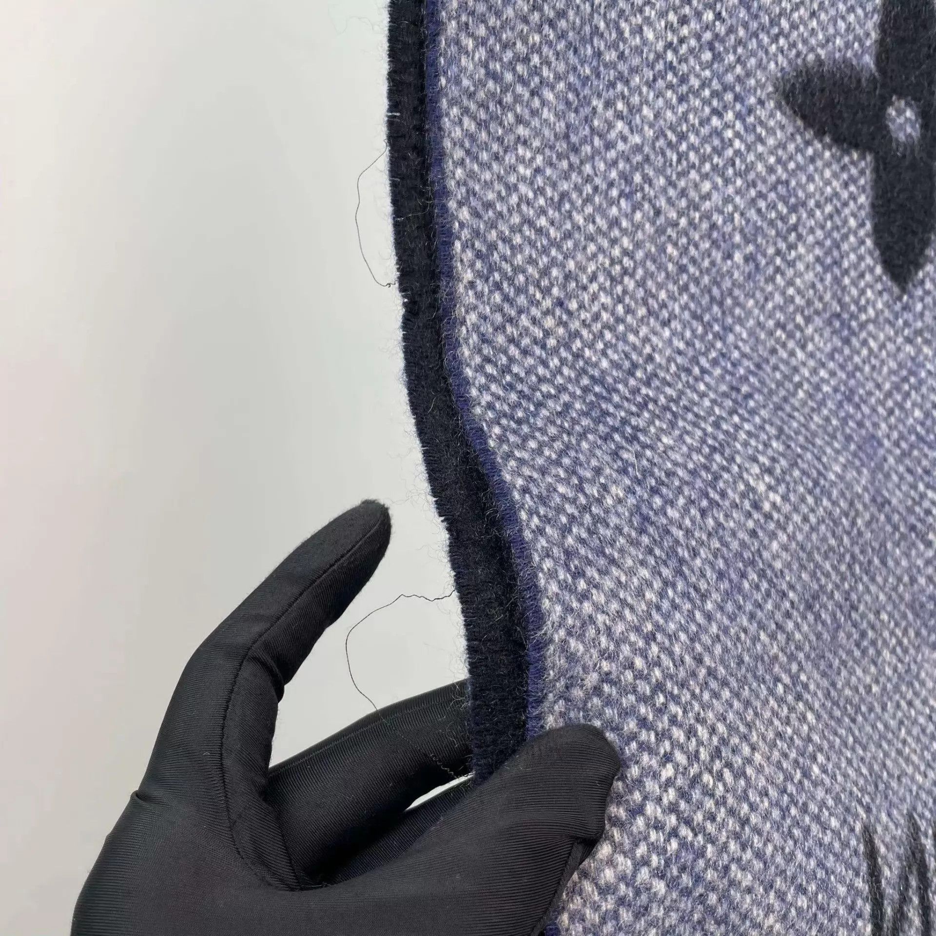 Louis Vuitton LV blue scarf Size ONE SIZE - 5 Thumbnail