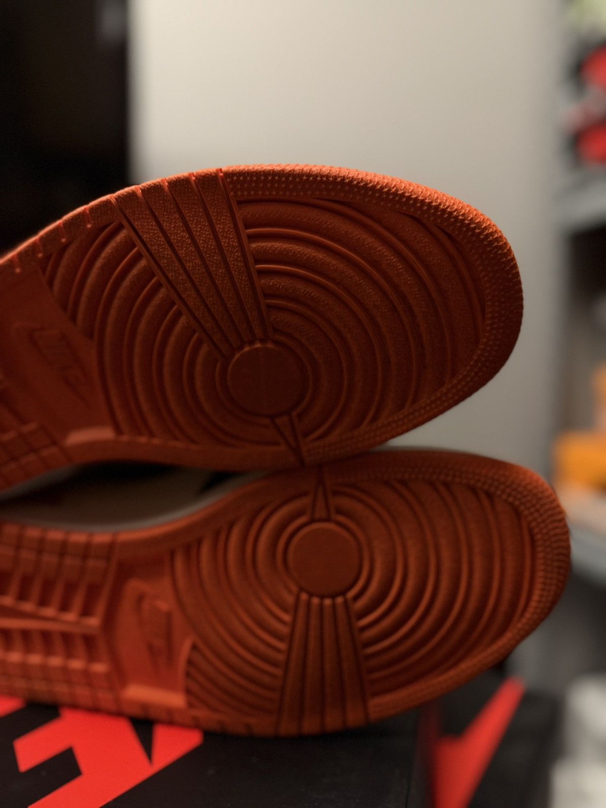 Jordan Brand × Nike Nike Jordan 1 High Shattered Backboard OG Size 12 Size US 12 / EU 45 - 16 Thumbnail