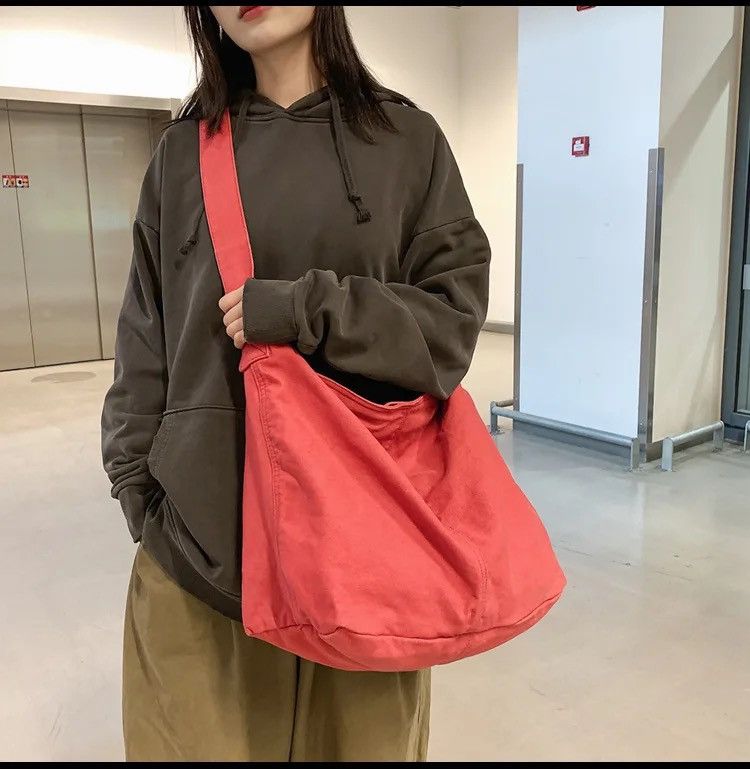 Japanese Brand Canvas Crossbody Bag Size ONE SIZE - 1 Thumbnail