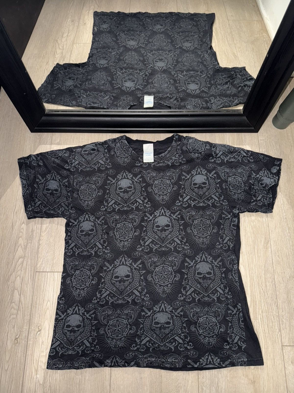 Affliction × Ed Hardy × Vintage Vintage / Y2K Affliction Skull All Over Print Shirt Size US L / EU 52-54 / 3 - 1 Thumbnail