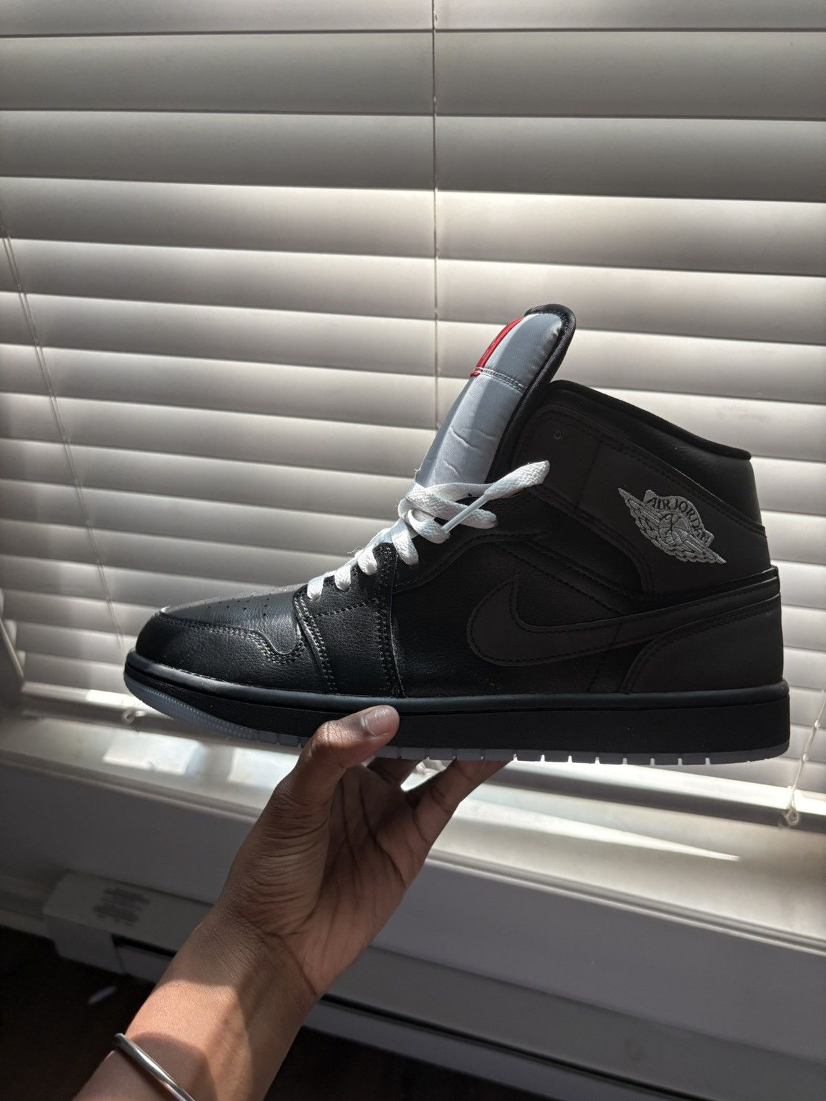 Jordan Brand Jordan 1 Mid SE NAS Size US 11.5 / EU 44-45 - 2 Thumbnail