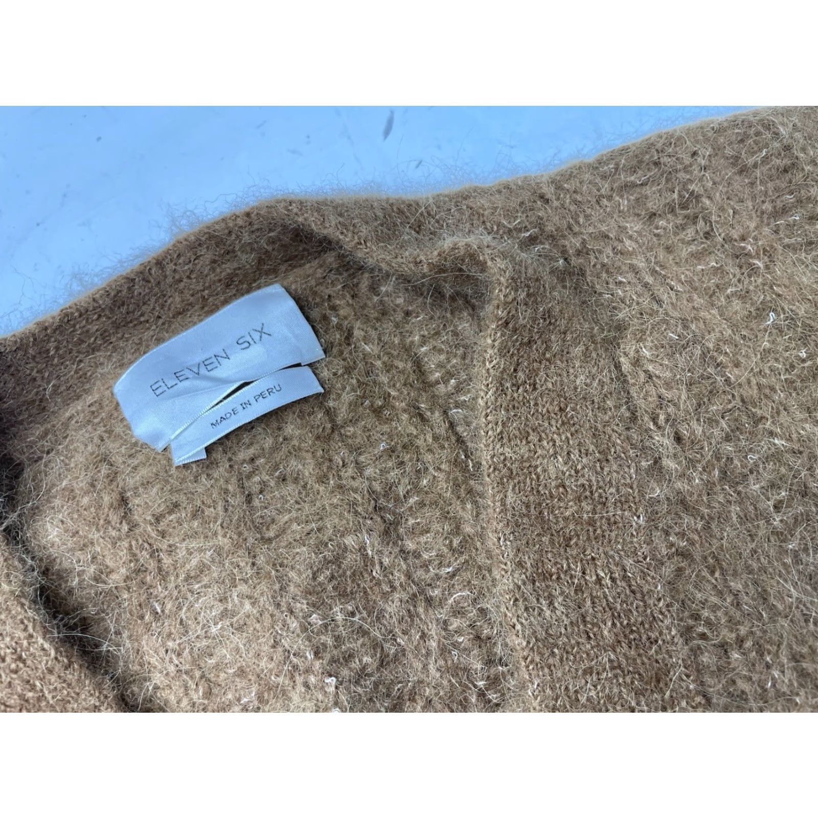 Vintage VINTAGE Eleven Six Cardigan Knit Sweater Alpaca Brown XS/S Women Long Sleeve Size XS/S Cardigan Peru Womens Brown Knit Alpaca Blend 90s Size XS / US 0-2 / IT 36-38 - 3 Thumbnail
