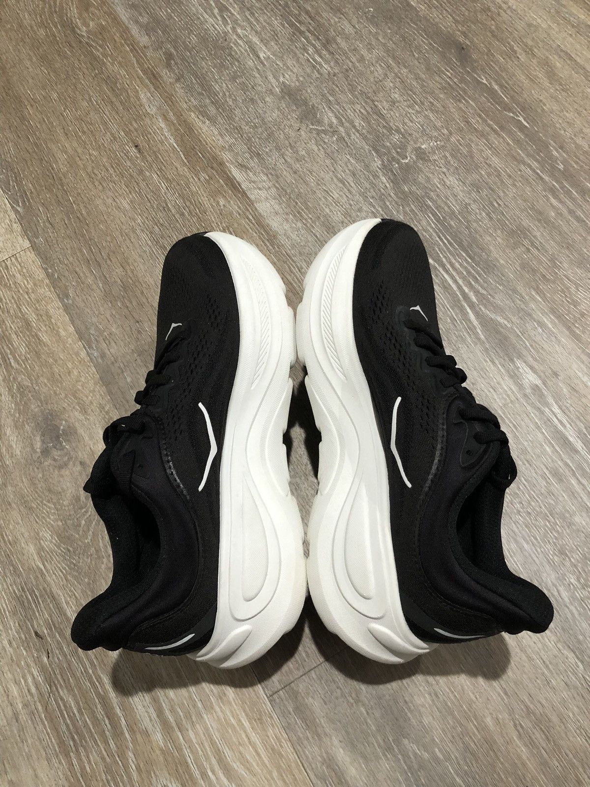 Hoka Hoka Bondi 9 Shoes Womens Size 7 Black White Running Sneaker Size US 7 / IT 37 - 5 Thumbnail