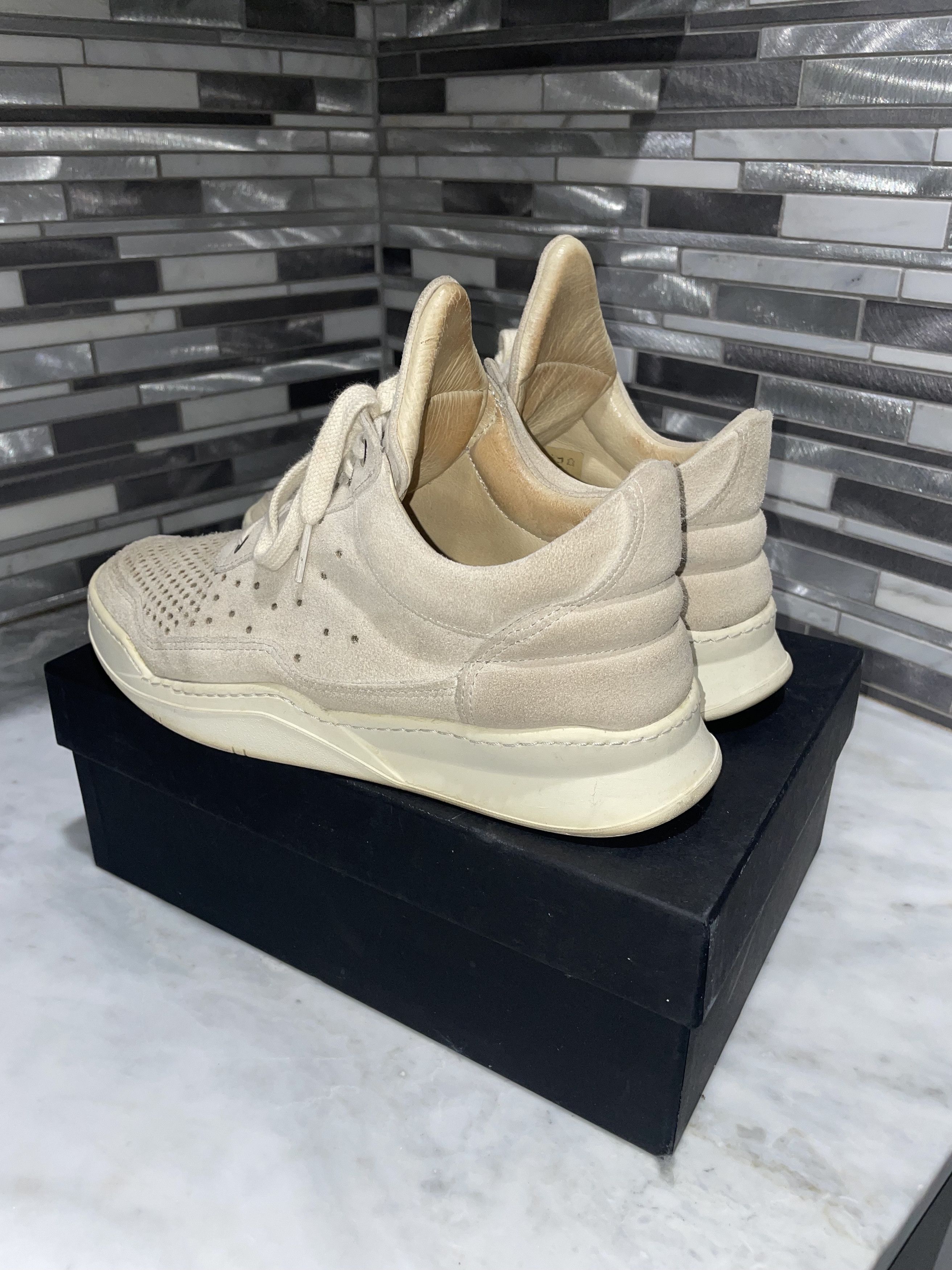 Filling Pieces Filling Pieces Gradient Perforated Low Top SS16 Size US 7 / EU 40 - 8 Thumbnail