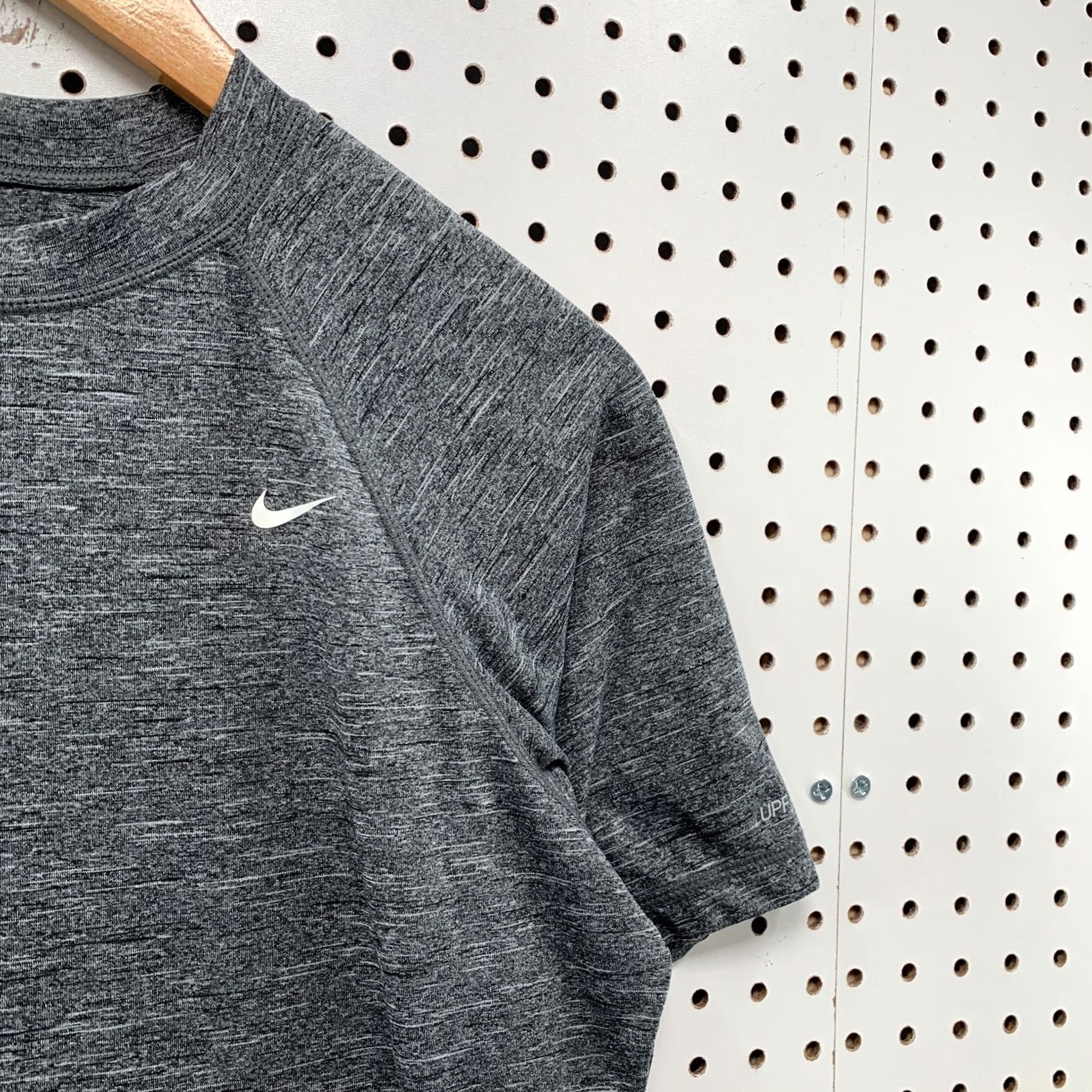 Nike Nike Dri Fit Active Shirt Gray Mens Small Workout Run Short Sleeve Size US S / EU 44-46 / 1 - 7 Thumbnail