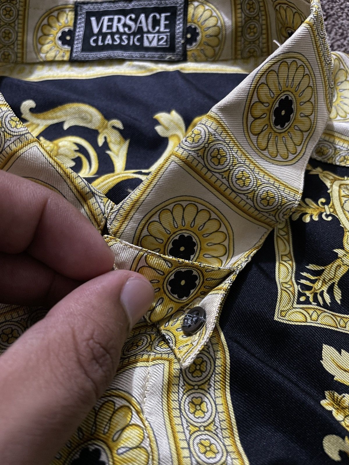 Versace 1994 Versace Classic V2 Baroque Print Silk Button Up Shirts Size US L / EU 52-54 / 3 - 6 Thumbnail