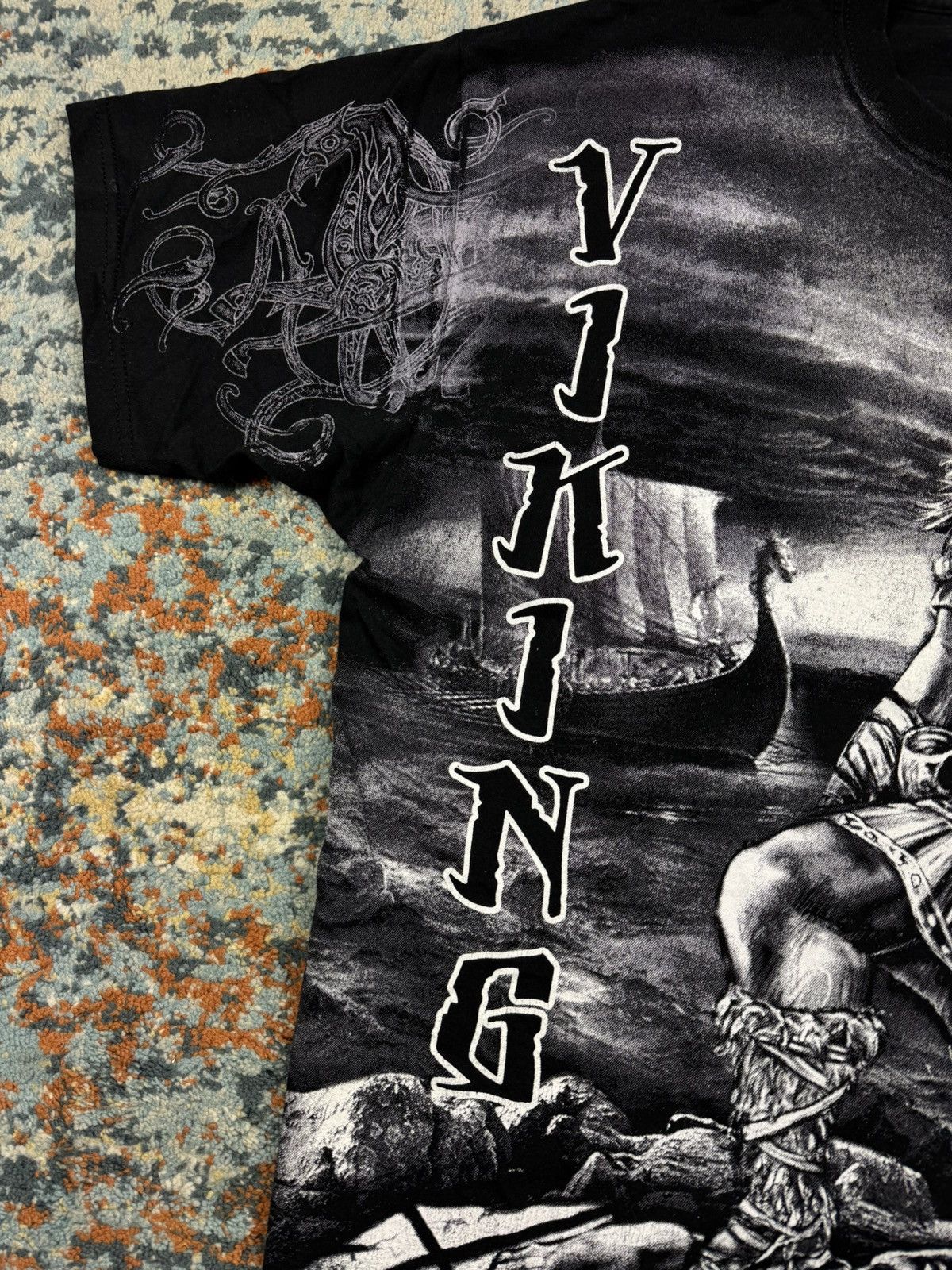 Vintage Vintage 00s crazy Viking all over print tee Size US XL / EU 56 / 4 - 7 Thumbnail