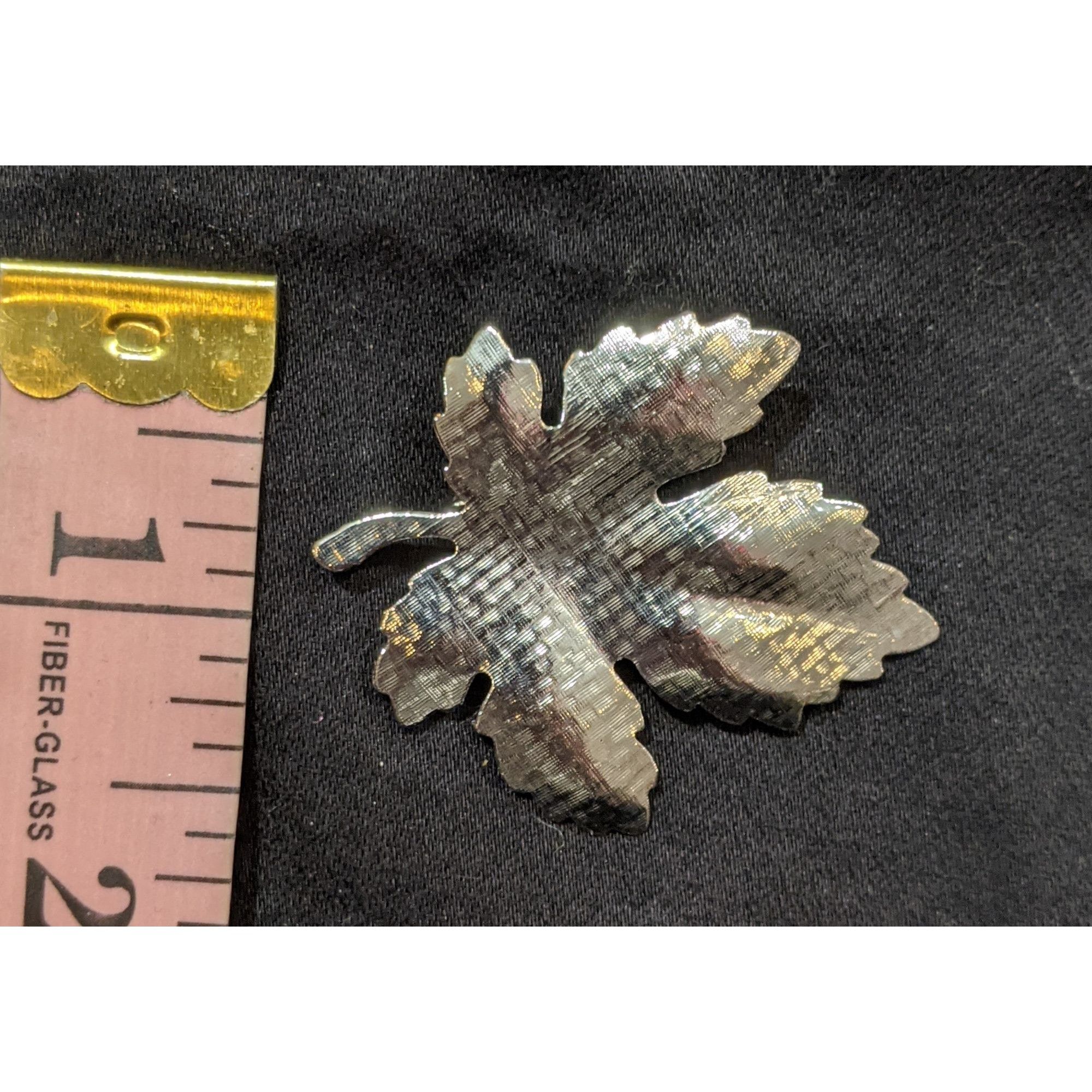 Other Vintage Silver Tone Textured Maple Leaf Brooch Size ONE SIZE - 3 Thumbnail