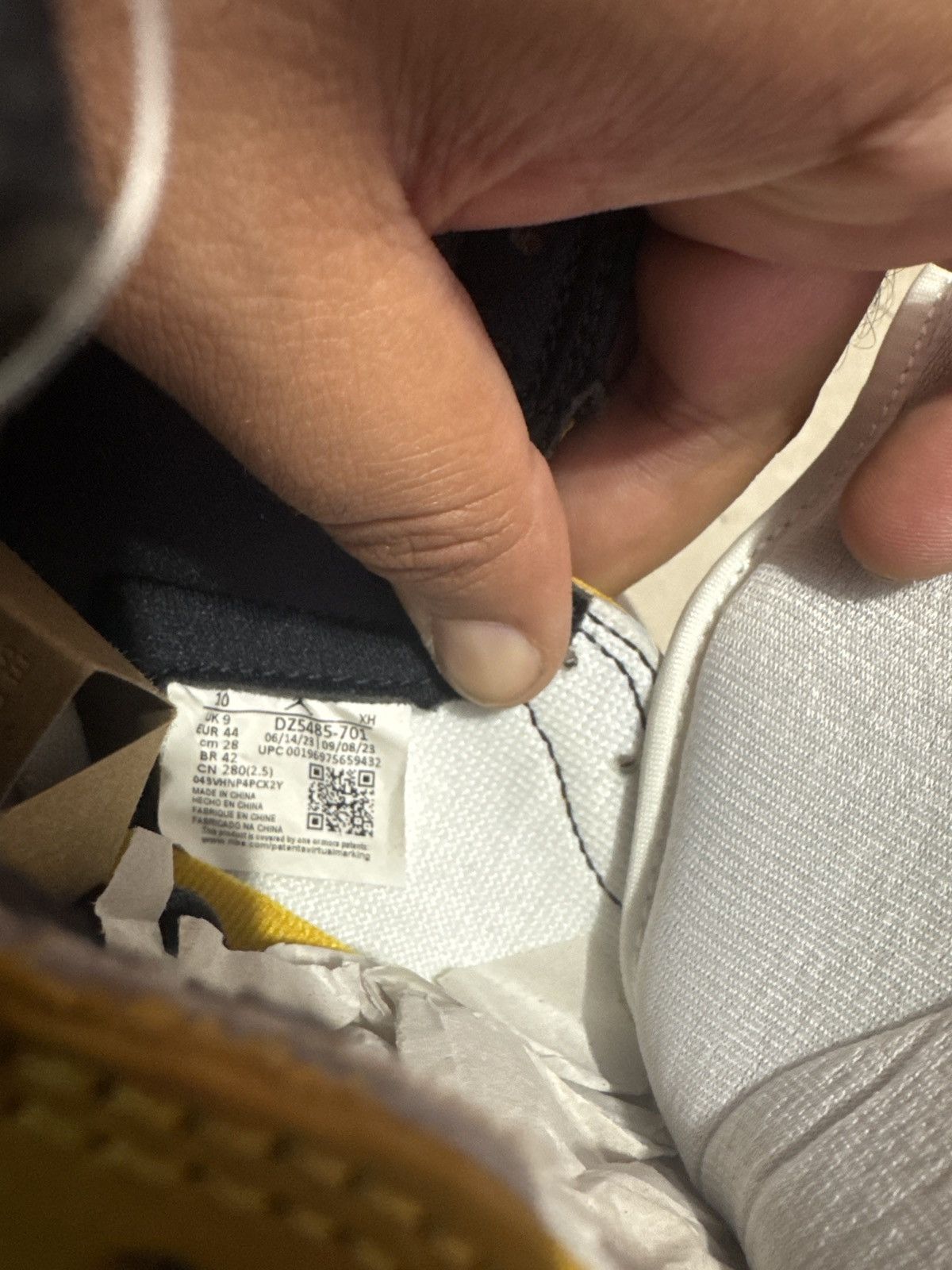 Jordan Brand Jordan 1 Retro High Size US 10 / EU 43 - 7 Thumbnail