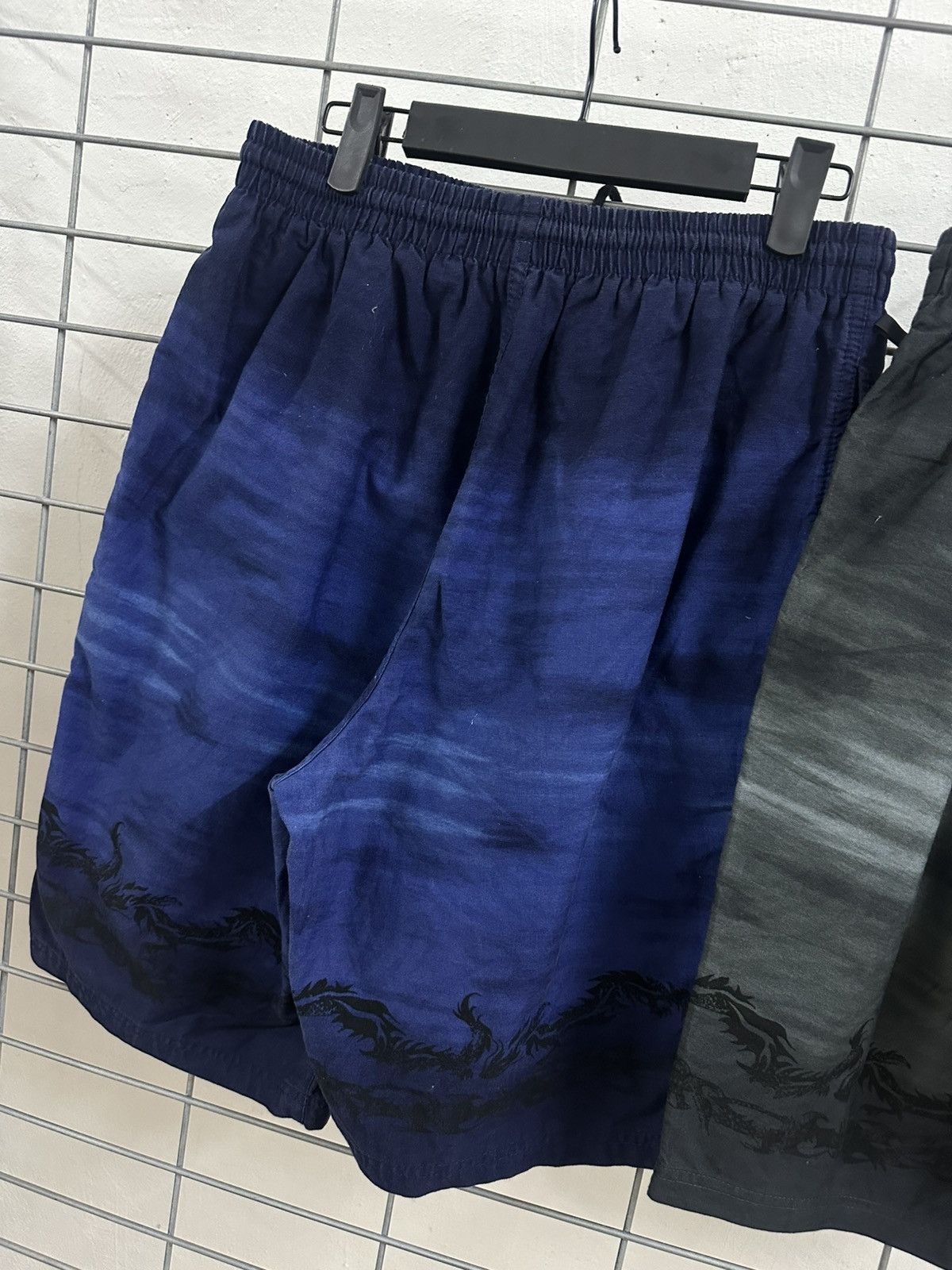 Airwalk Rare Beautiful Vintage Airwalk Dragon Sukajan Style Shorts Size US 32 / EU 48 - 5 Thumbnail
