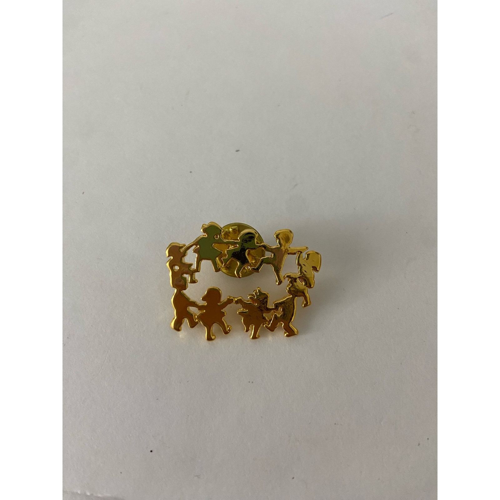 Vintage Vintage children holding hands pin gold tone Size ONE SIZE - 4 Thumbnail