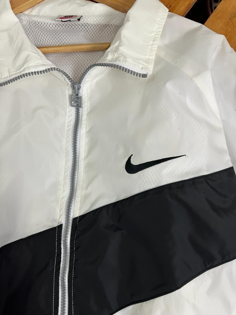 VINTAGE NIKE BIG SWOOSH WINBREAKER