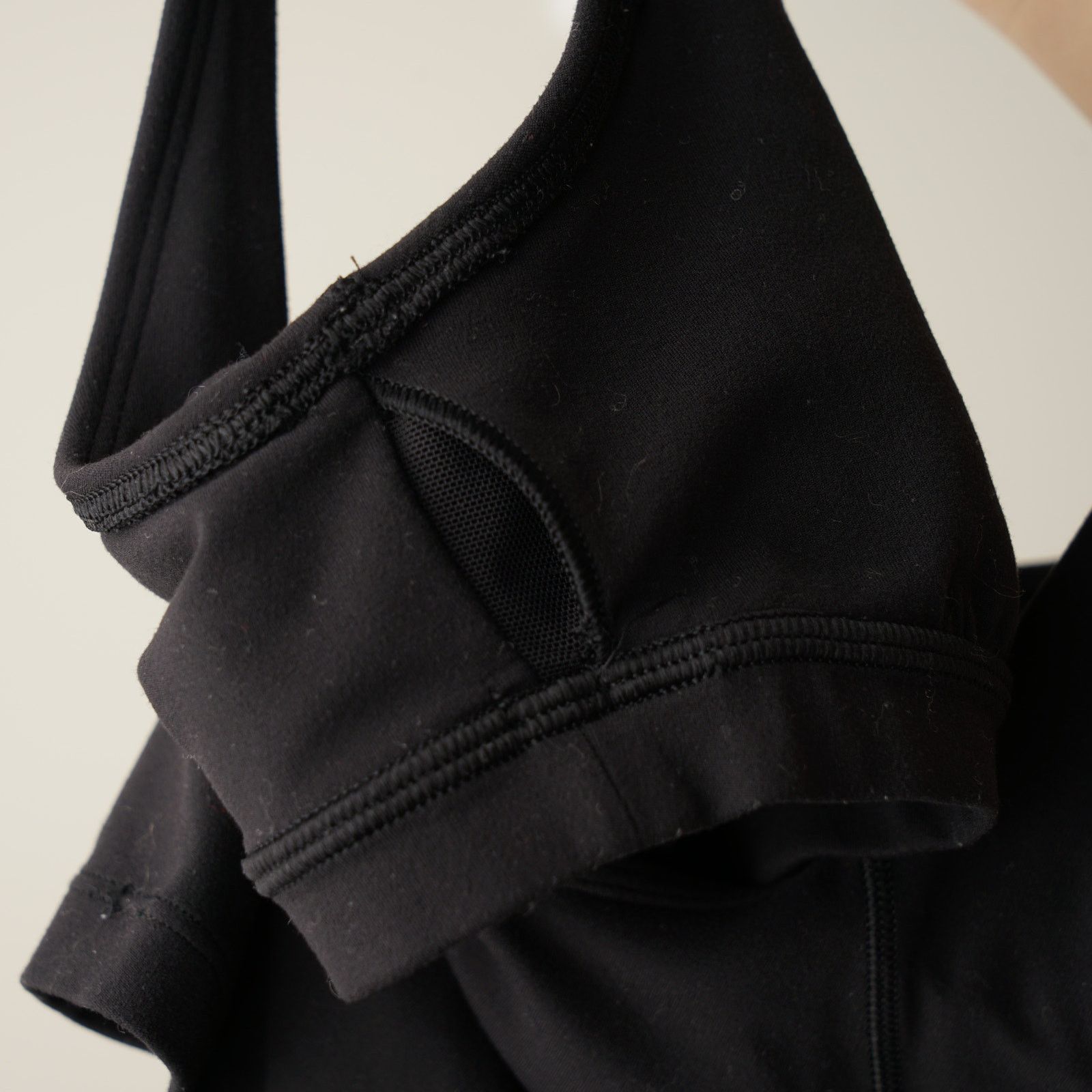 Lululemon Lululemon Align Tank in Black Stretch Yoga Solid Athletic 2 Size XS / US 0-2 / IT 36-38 - 7 Thumbnail
