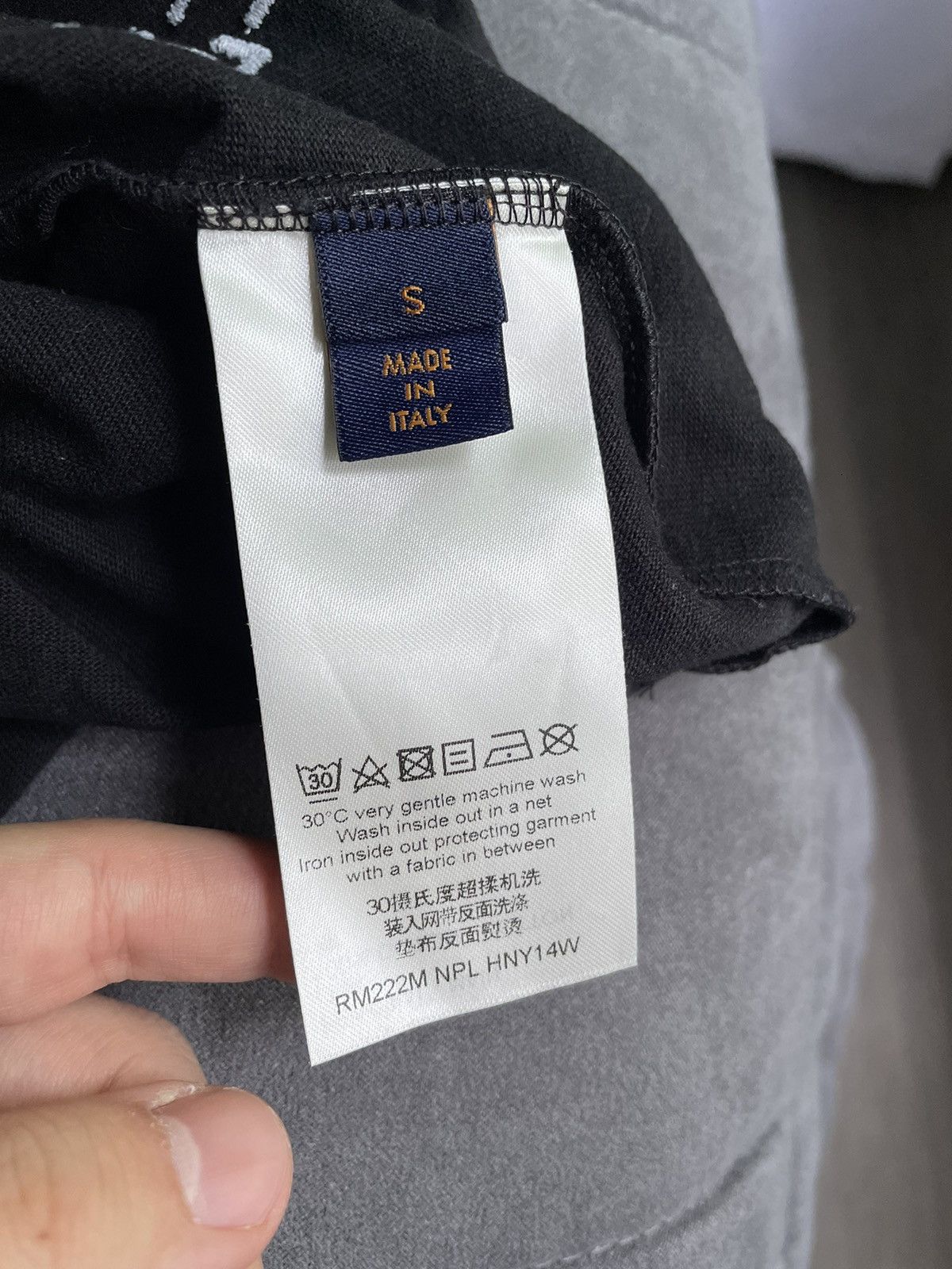 Louis Vuitton Louis Vuitton Spread Embroidered Logo T Shirt Size US S / EU 44-46 / 1 - 10 Thumbnail