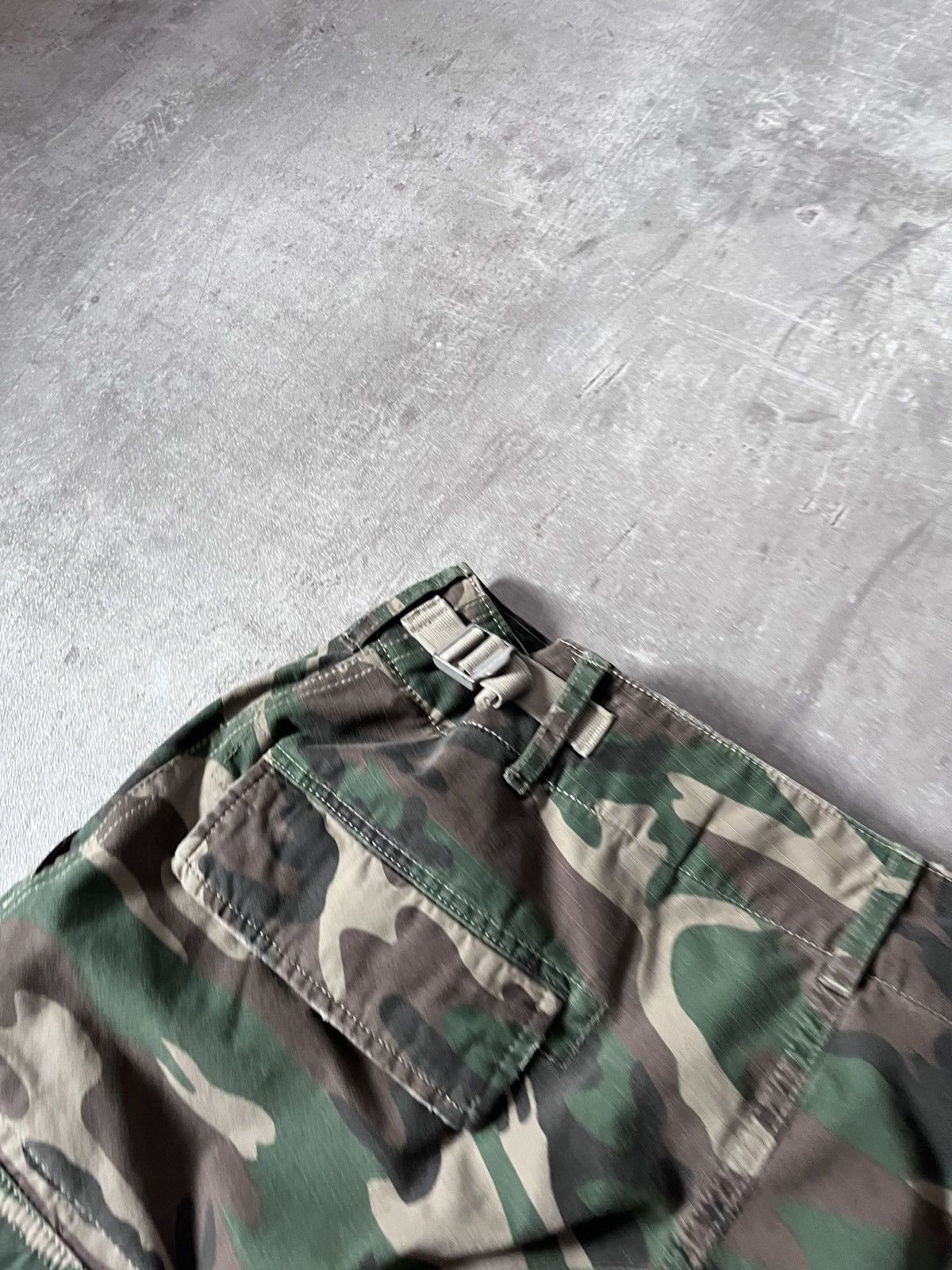 Dolce & Gabbana Dolce & Gabbana camo cargo pants gold heart Size US 40 / EU 56 - 11 Thumbnail