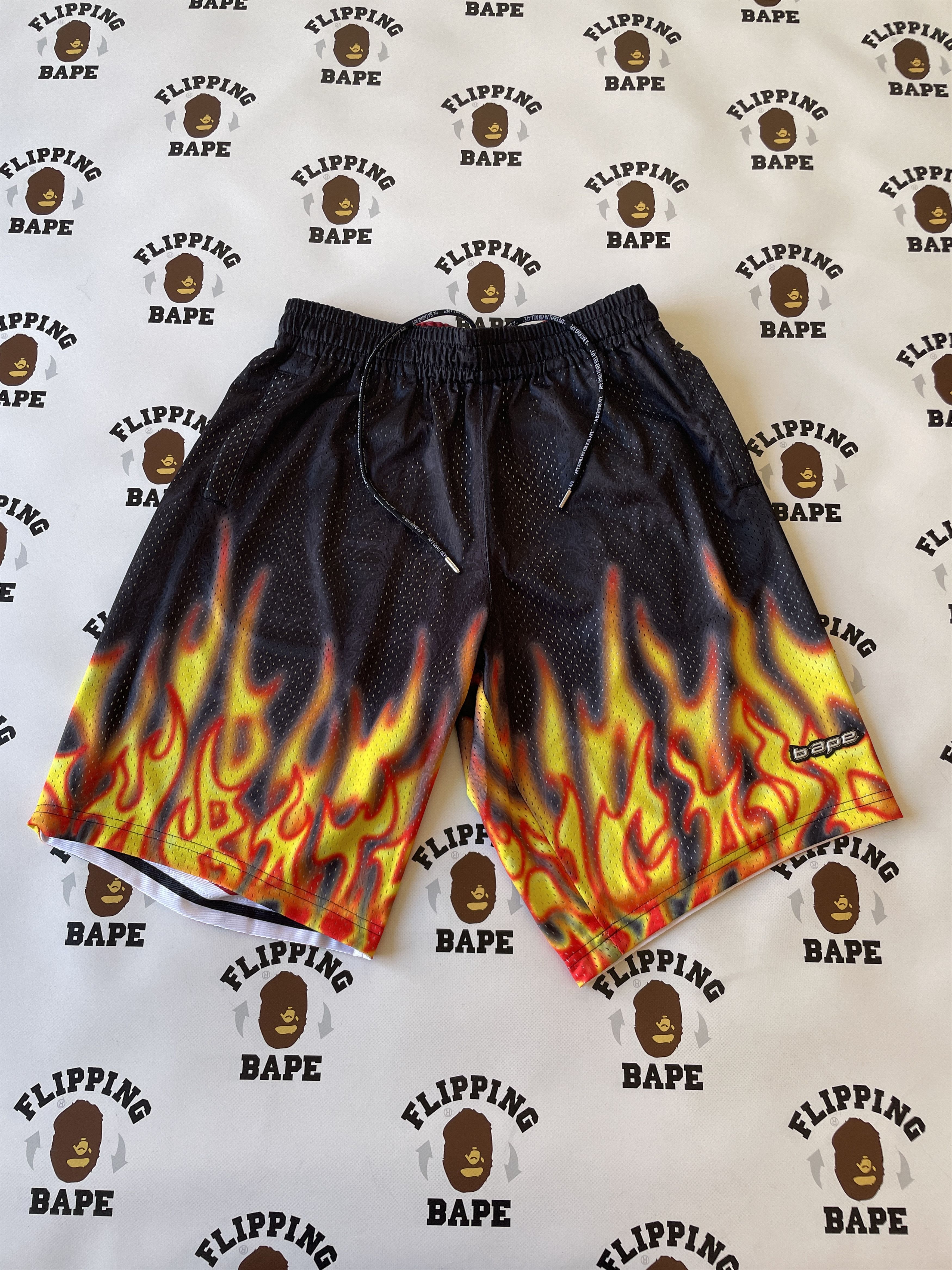 Bape BAPE REVERSIBLE BASKETBALL SHORTS Size US 36 / EU 52 - 7 Thumbnail