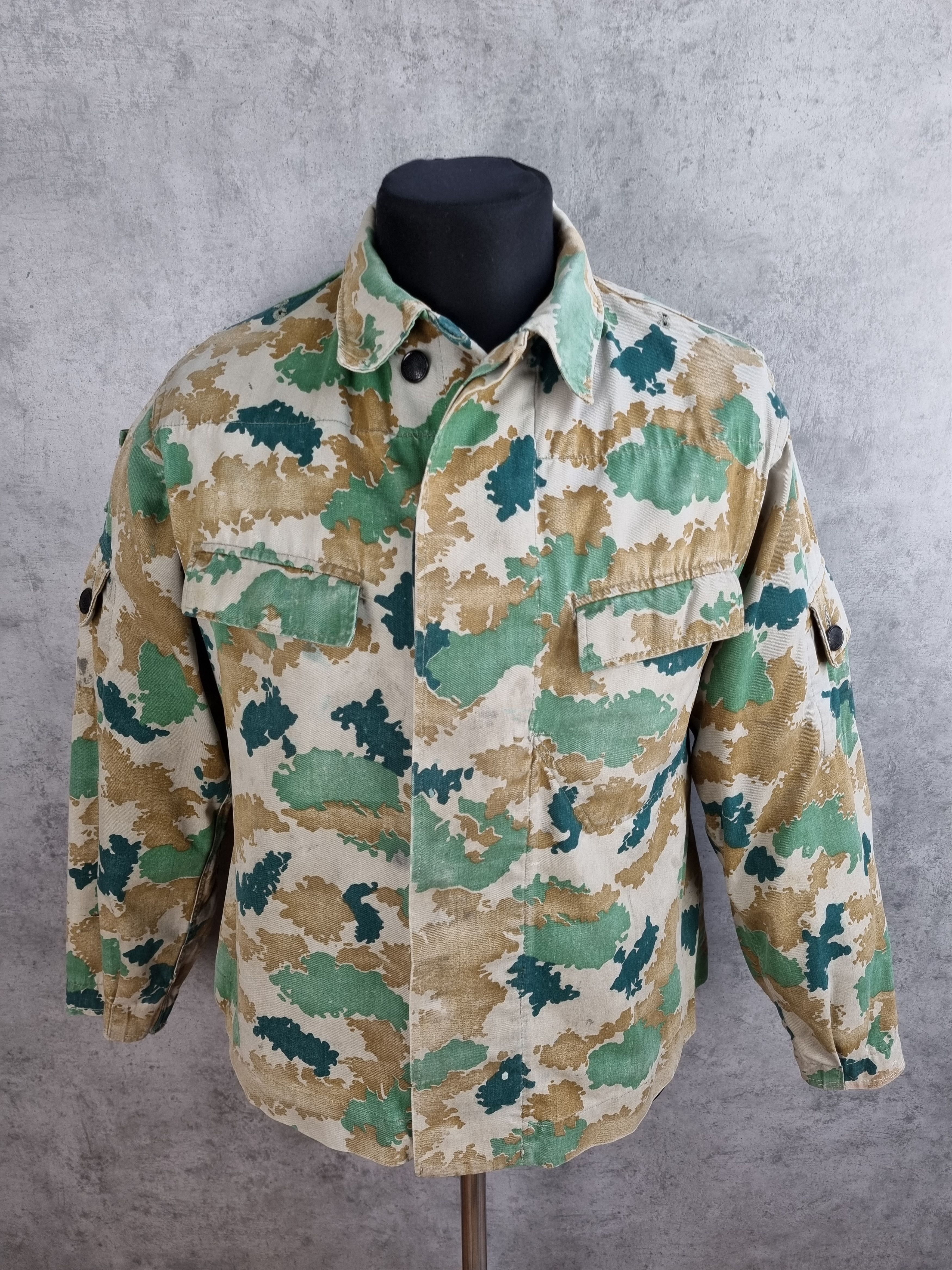 Vintage 50s East German NVA Blumentarn Camouflage Jacket Over Shirt Size US M / EU 48-50 / 2 - 3 Thumbnail